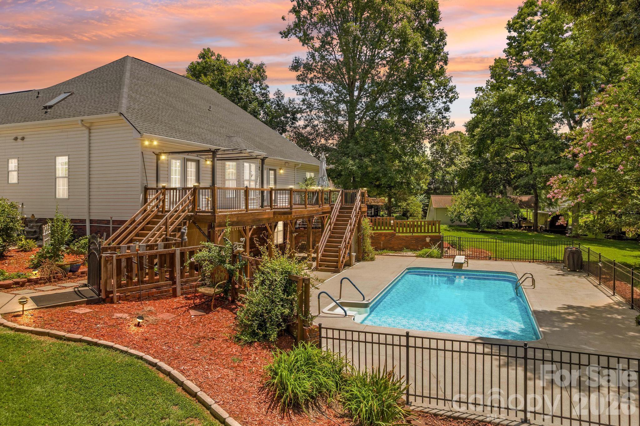 276 Falcon Crest Lane — Salisbury
