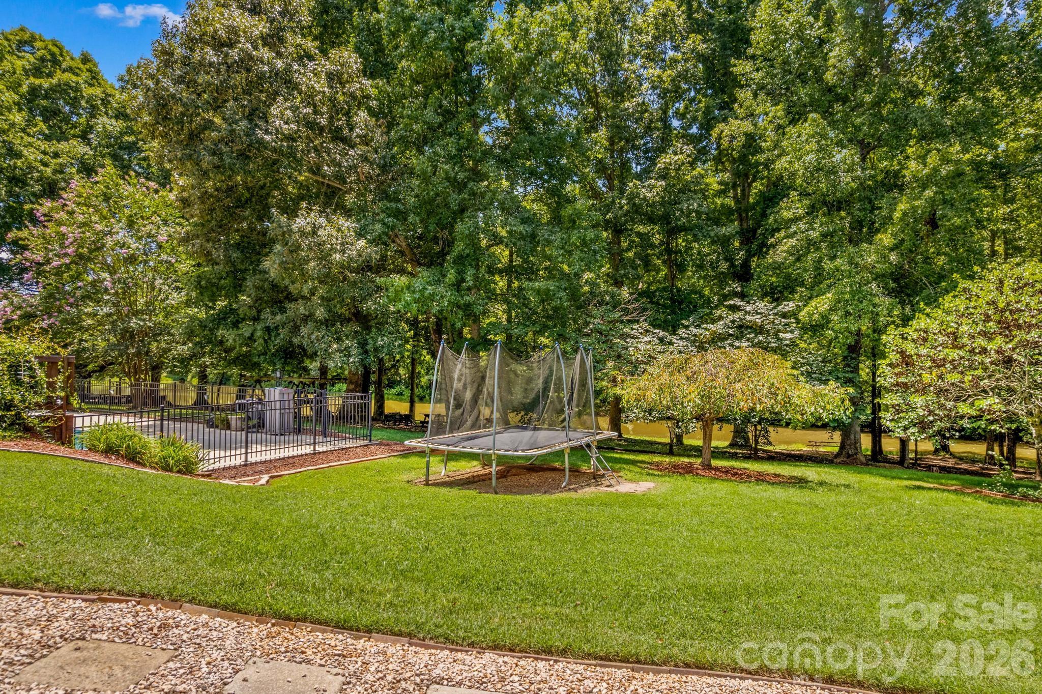 276 Falcon Crest Lane — Salisbury