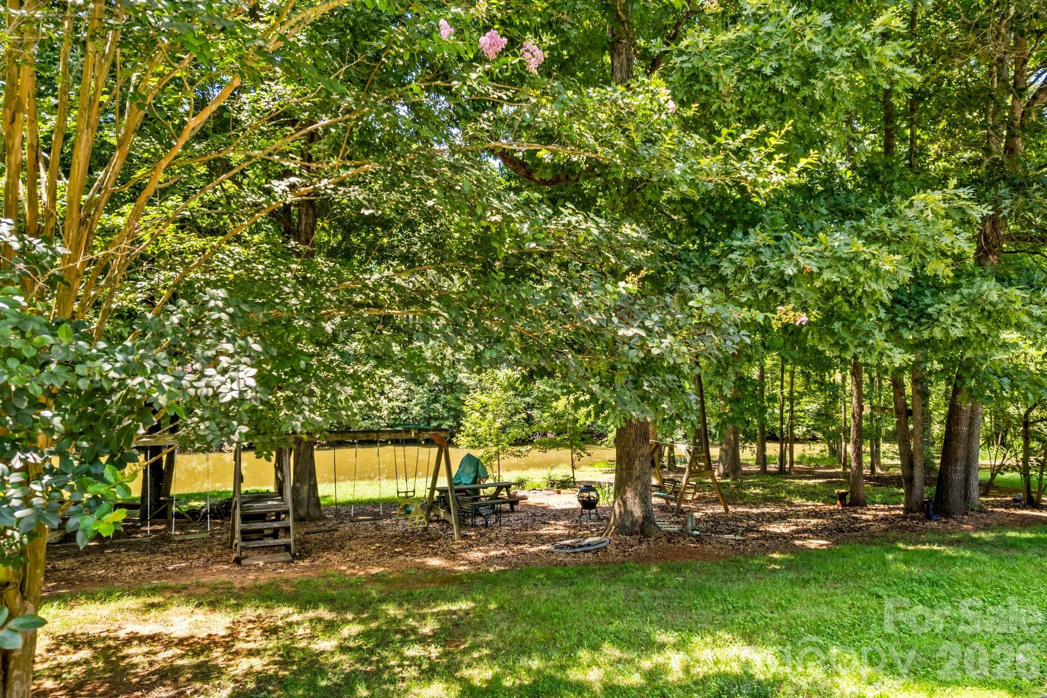 276 Falcon Crest Lane — Salisbury