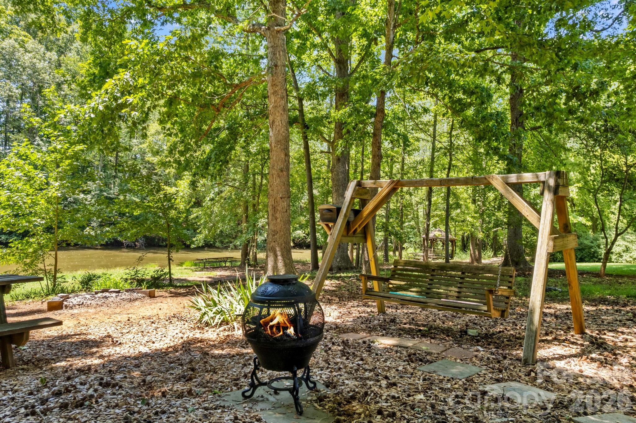 276 Falcon Crest Lane — Salisbury