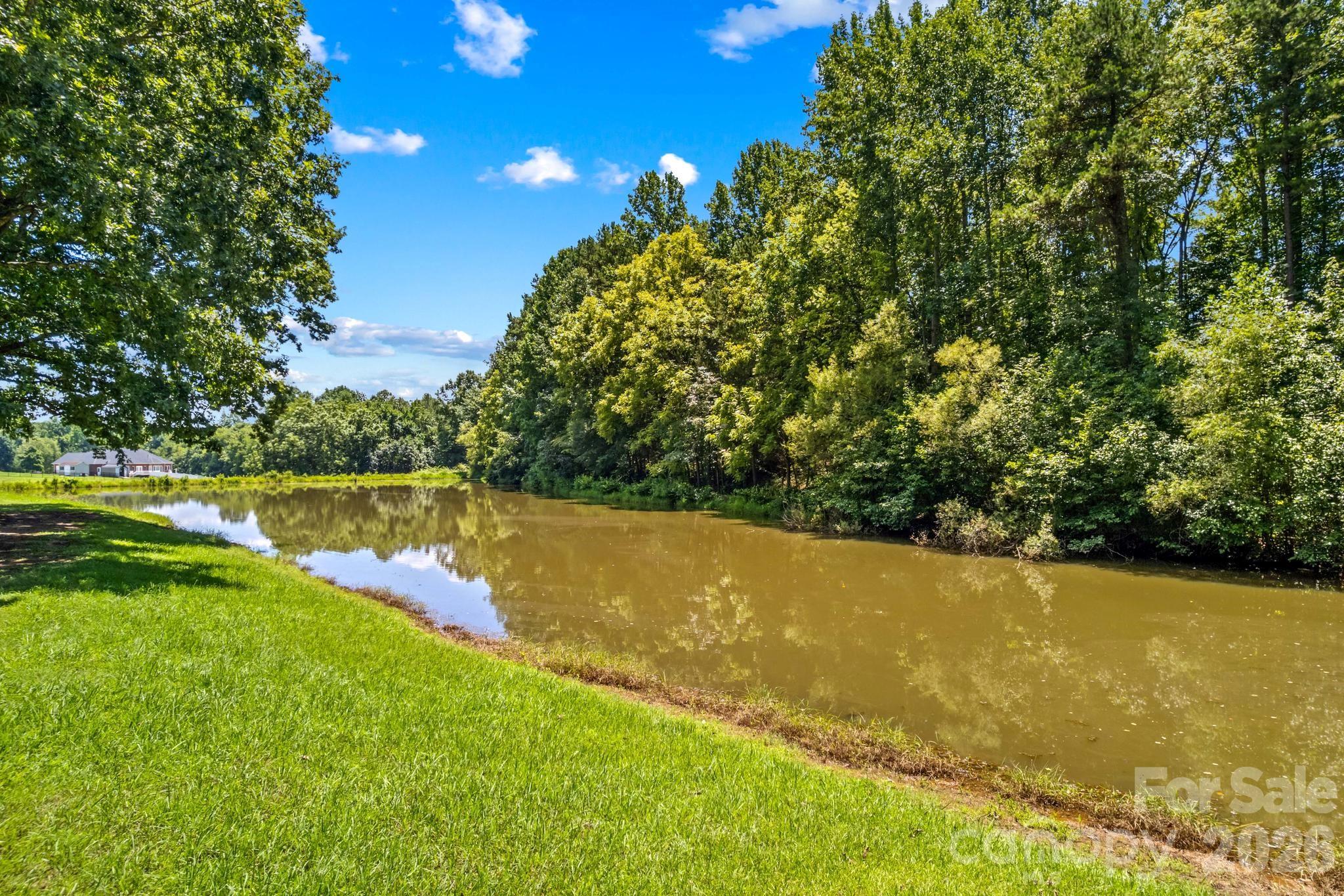 276 Falcon Crest Lane — Salisbury