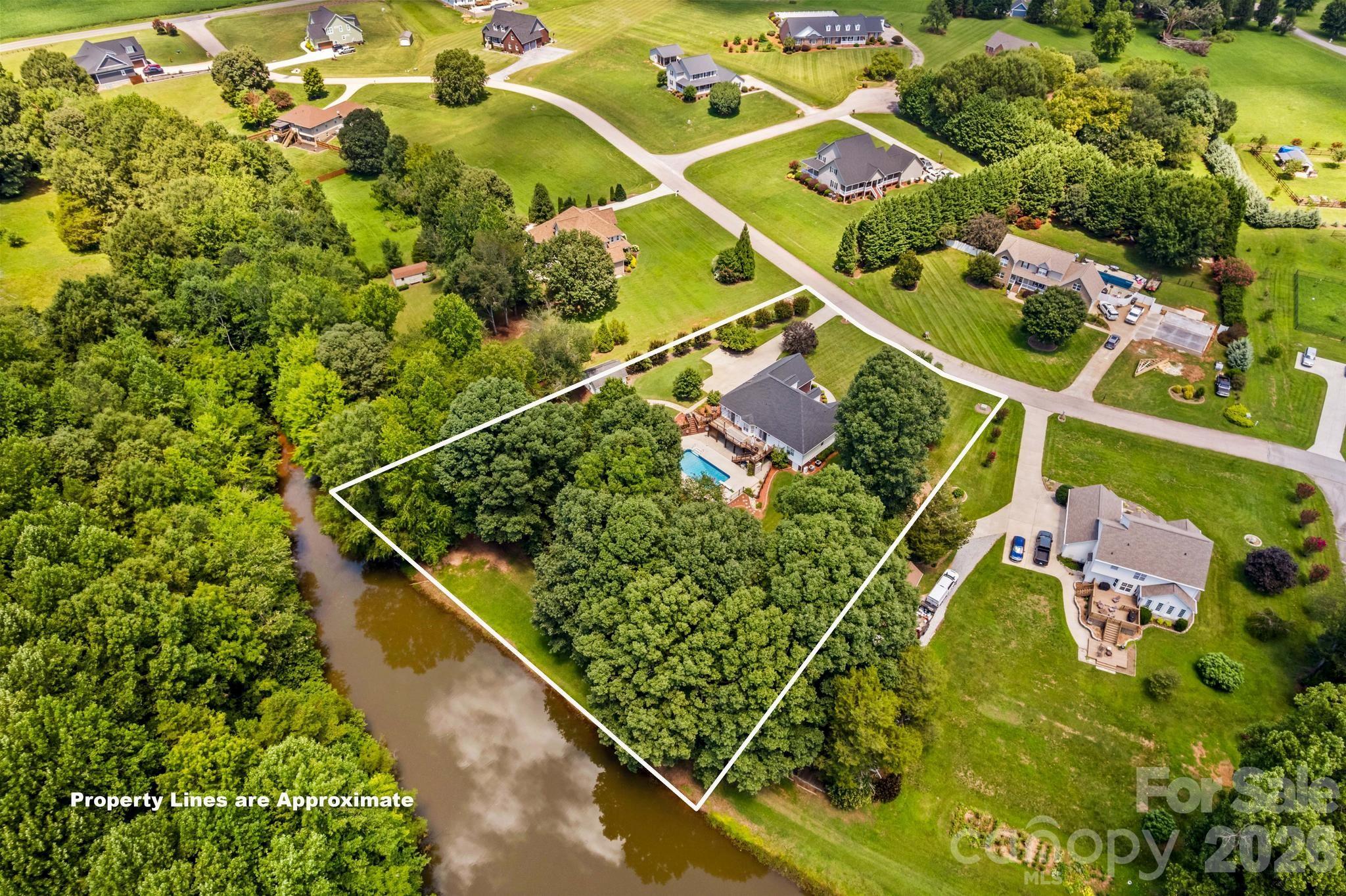 276 Falcon Crest Lane — Salisbury