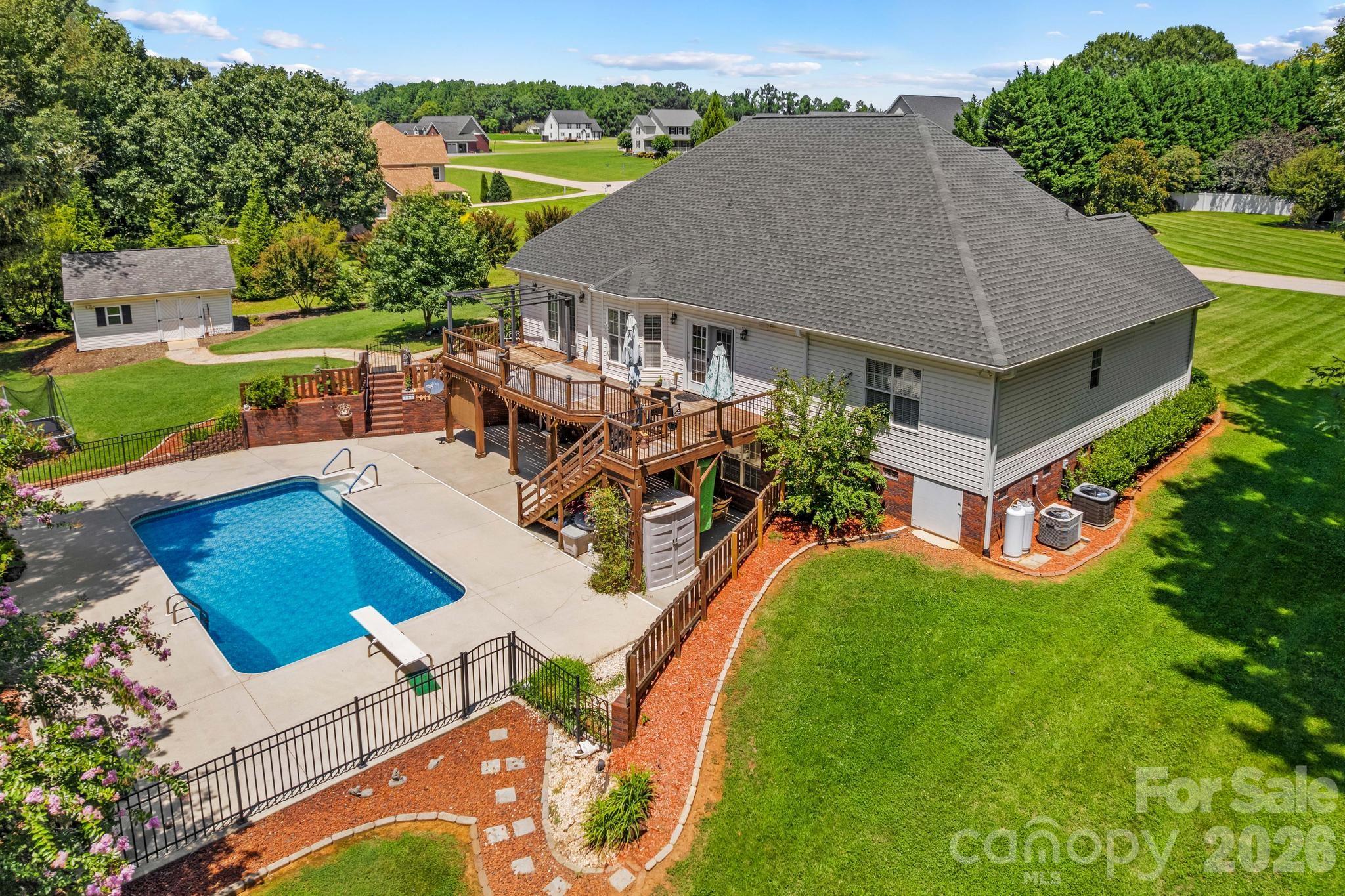 276 Falcon Crest Lane — Salisbury