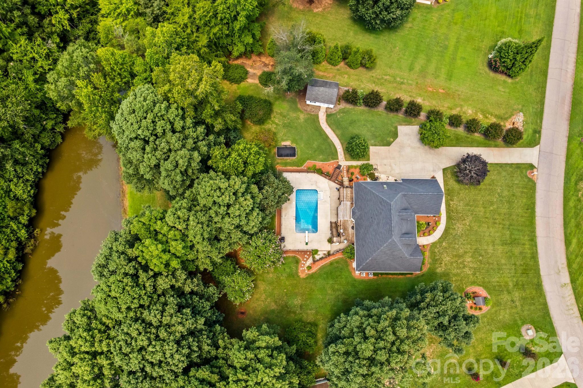 276 Falcon Crest Lane — Salisbury