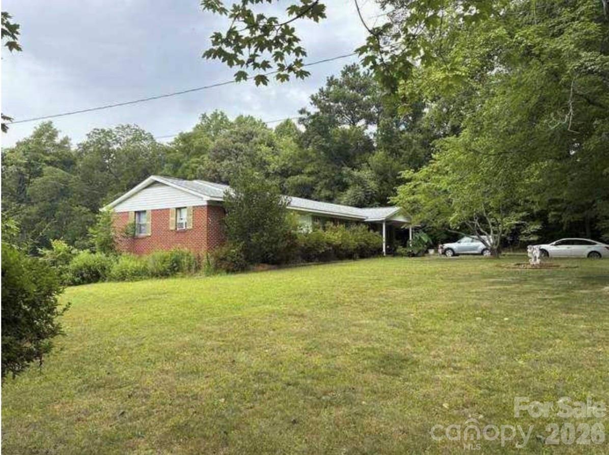 210 Sharon Road — York