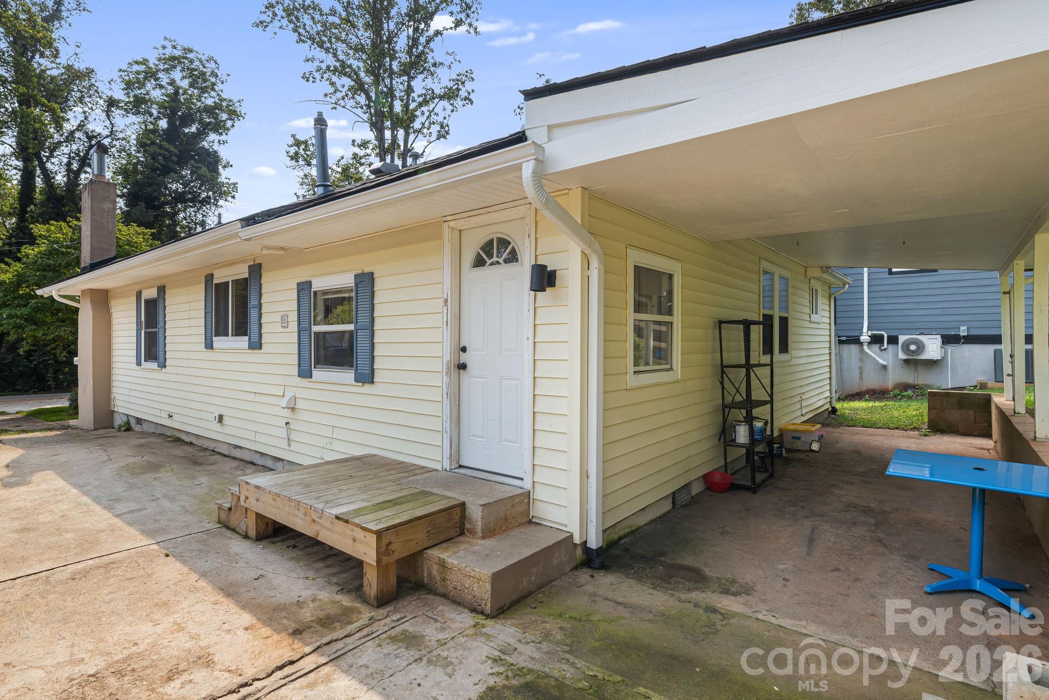 48 Carrier Street — Asheville