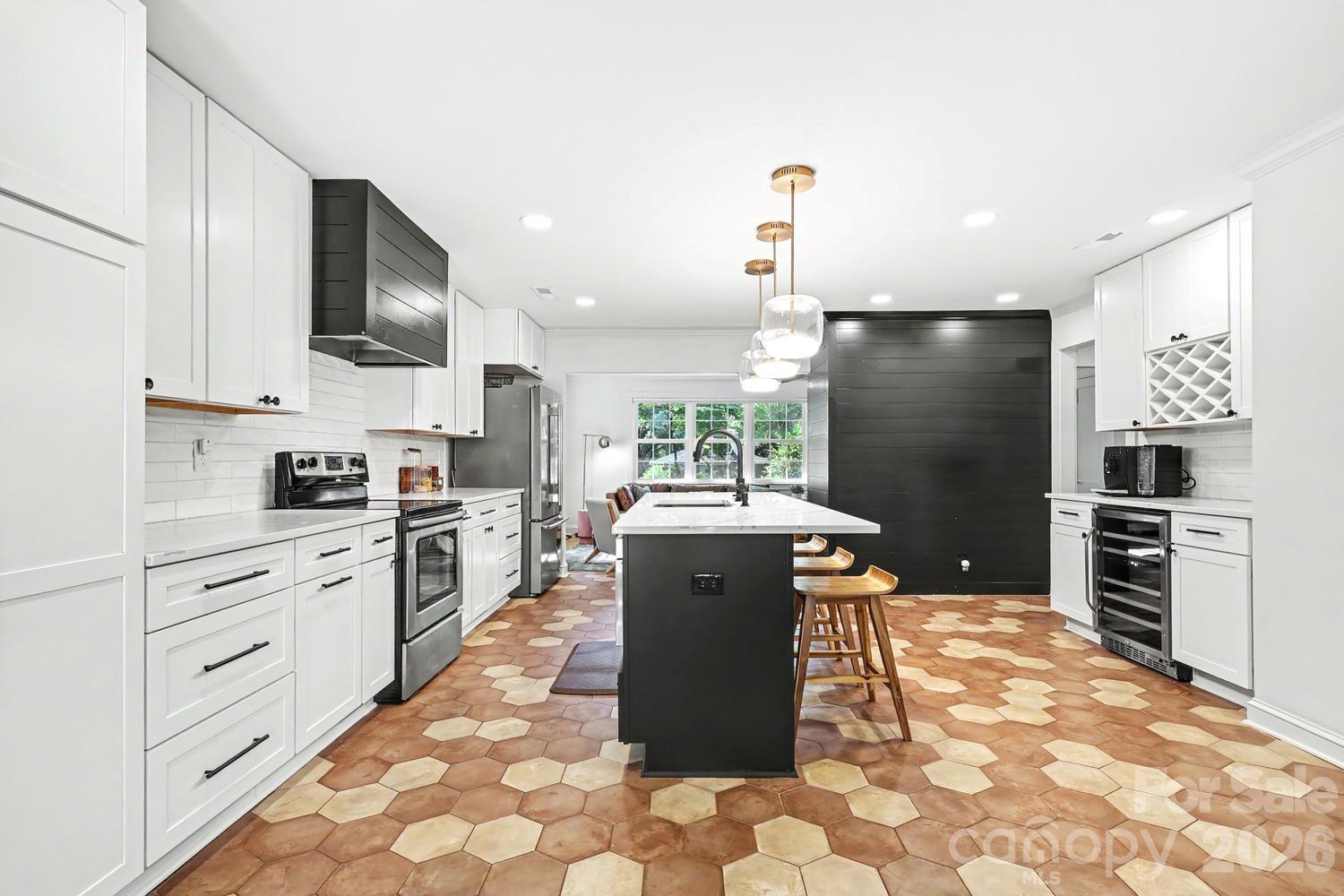1333 Cortland Road E — Charlotte