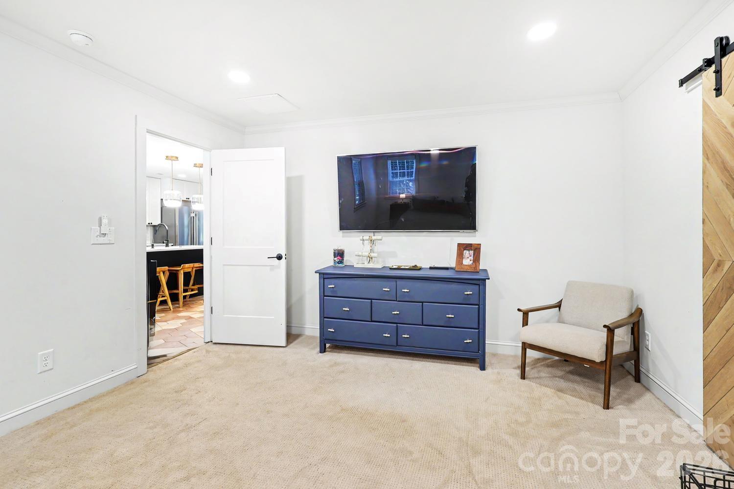 1333 Cortland Road E — Charlotte