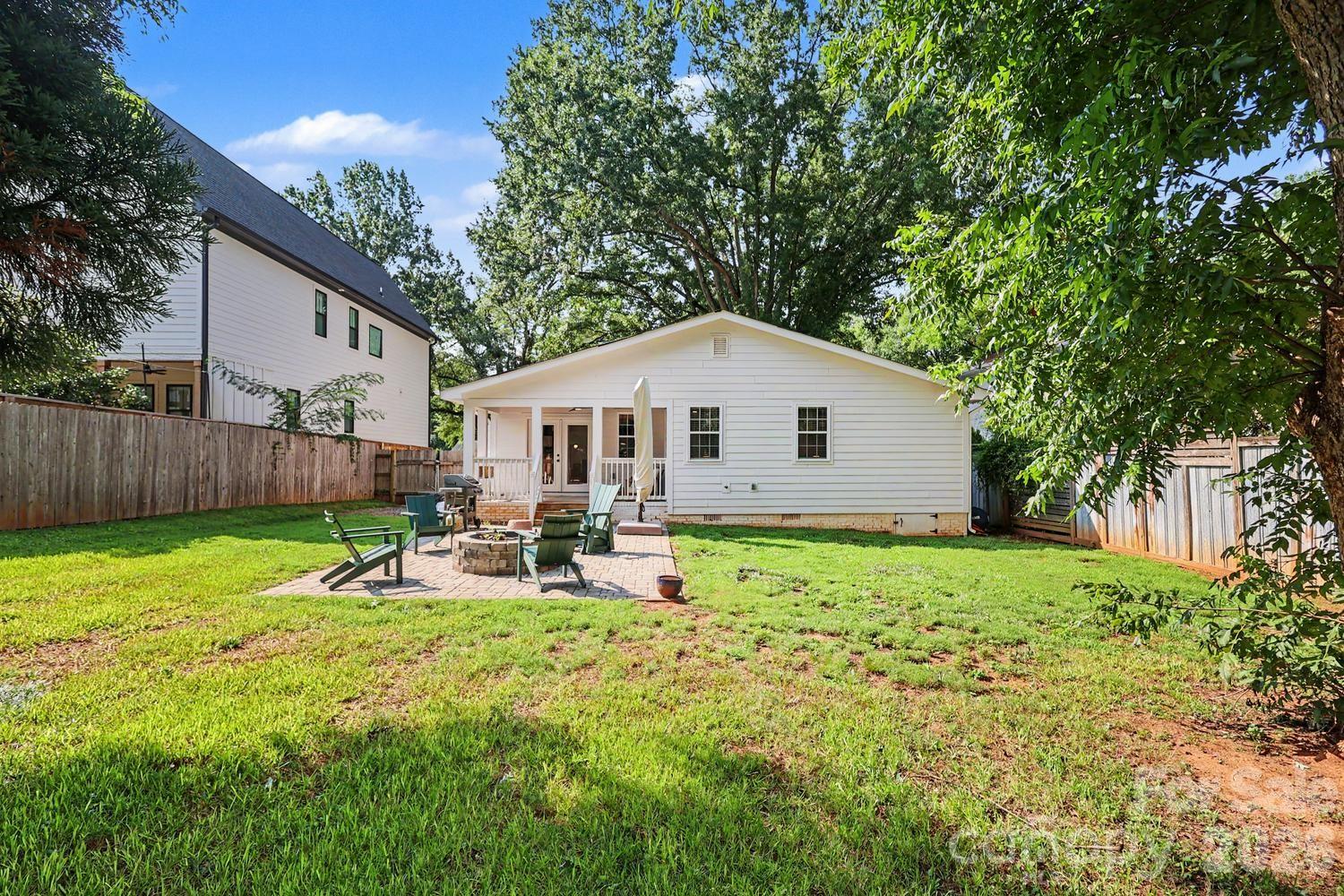 1333 Cortland Road E — Charlotte