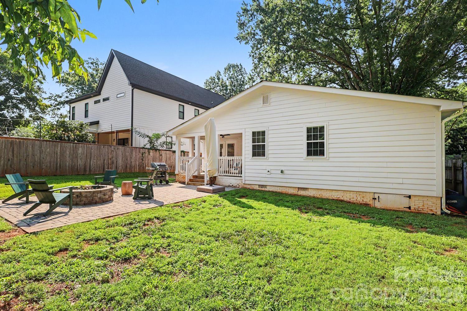 1333 Cortland Road E — Charlotte