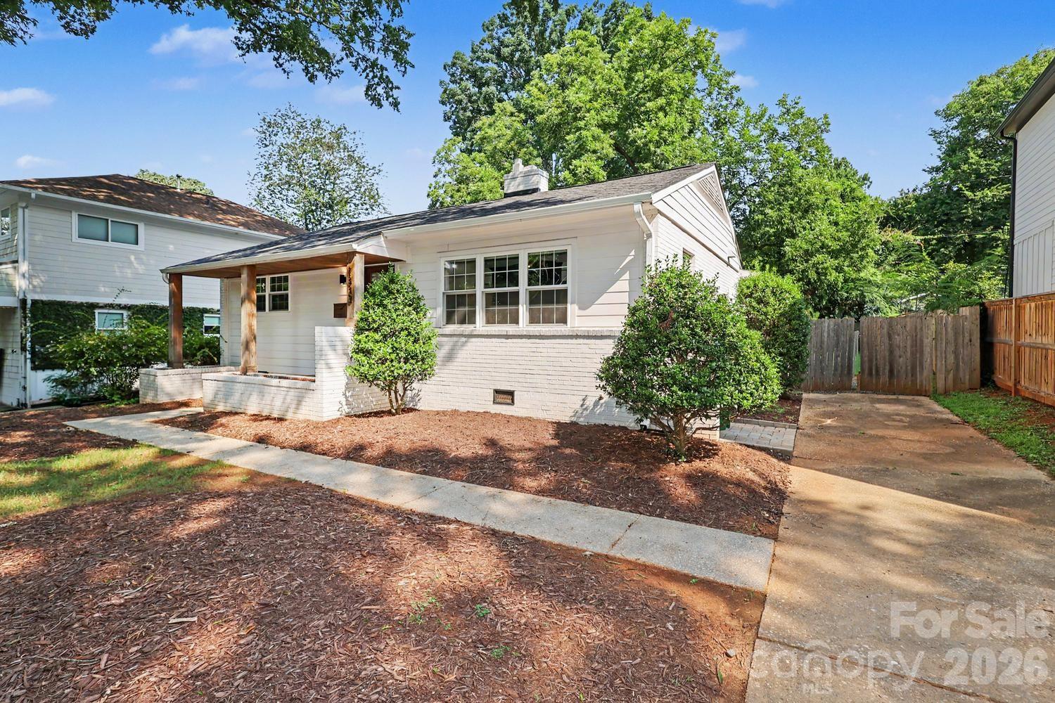 1333 Cortland Road E — Charlotte