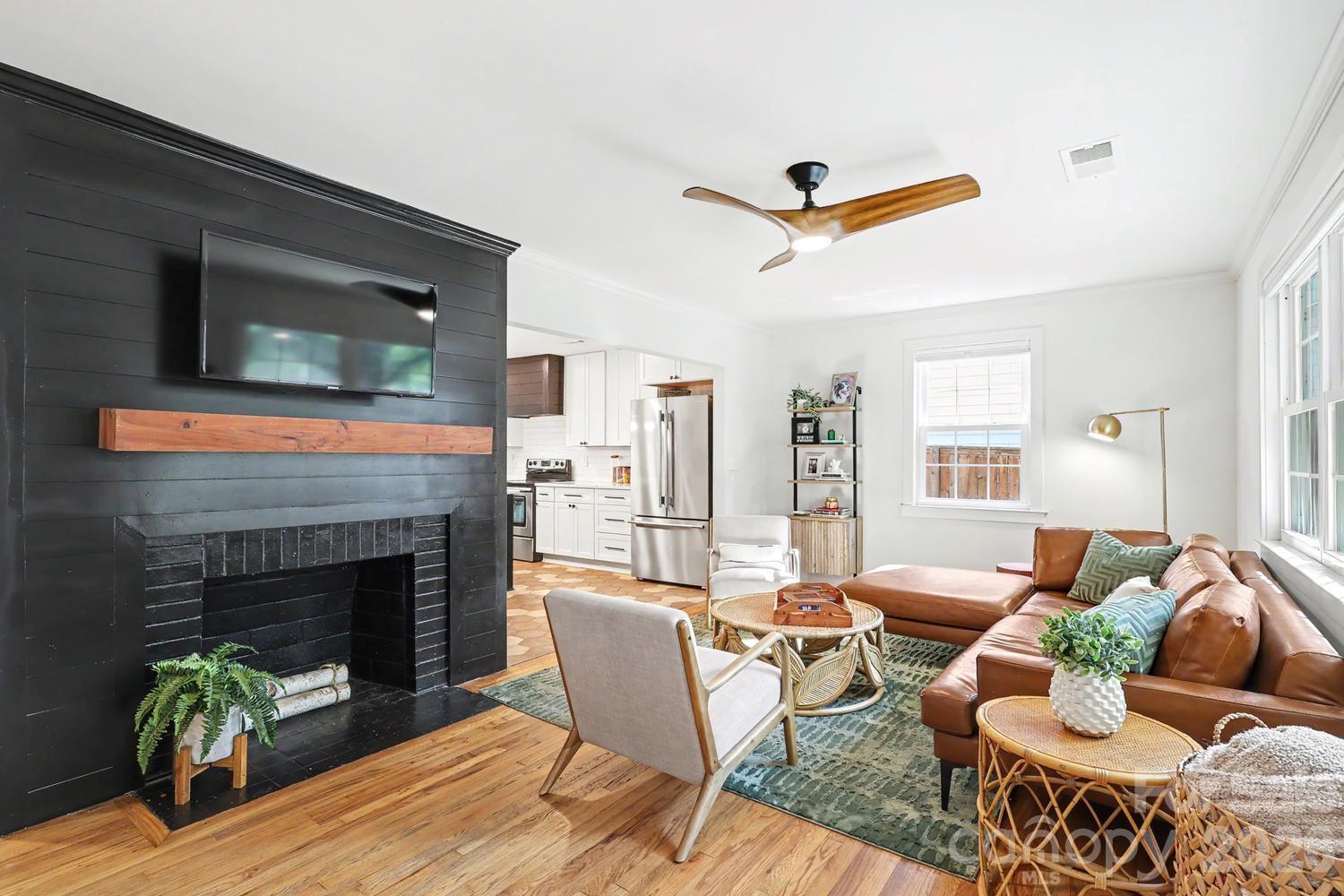 1333 Cortland Road E — Charlotte