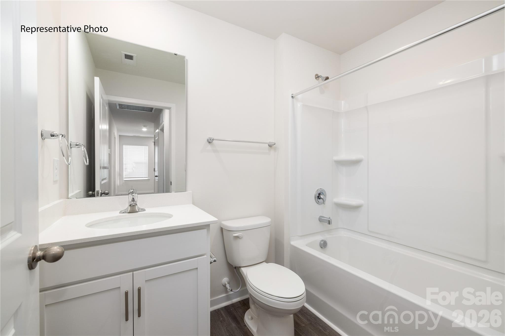 2117 10th Street SE — Hickory