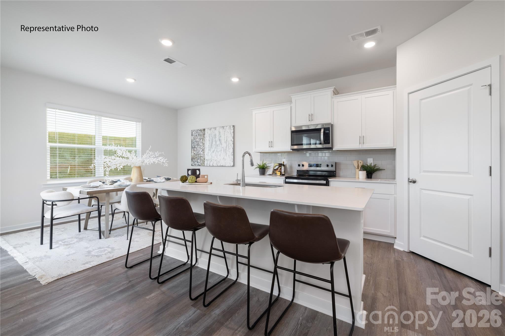 2117 10th Street SE — Hickory