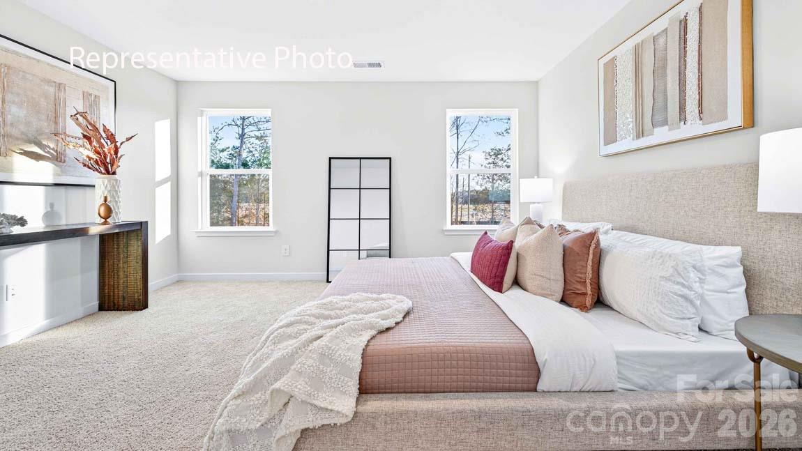 2121 10th Street SE — Hickory
