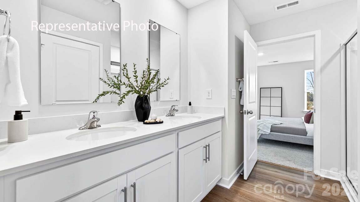 2121 10th Street SE — Hickory