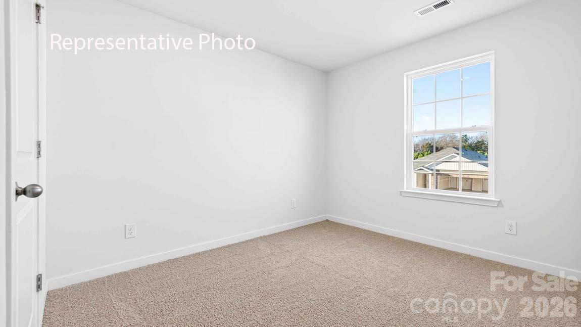 2121 10th Street SE — Hickory