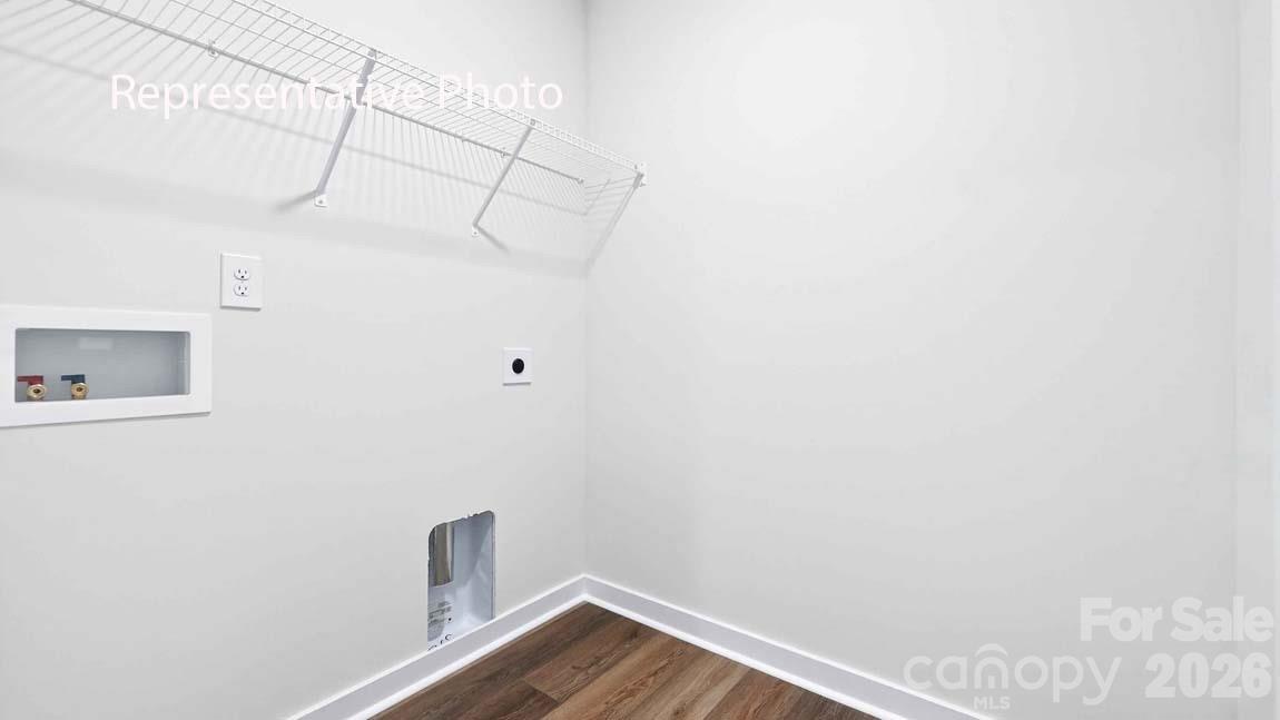 2121 10th Street SE — Hickory