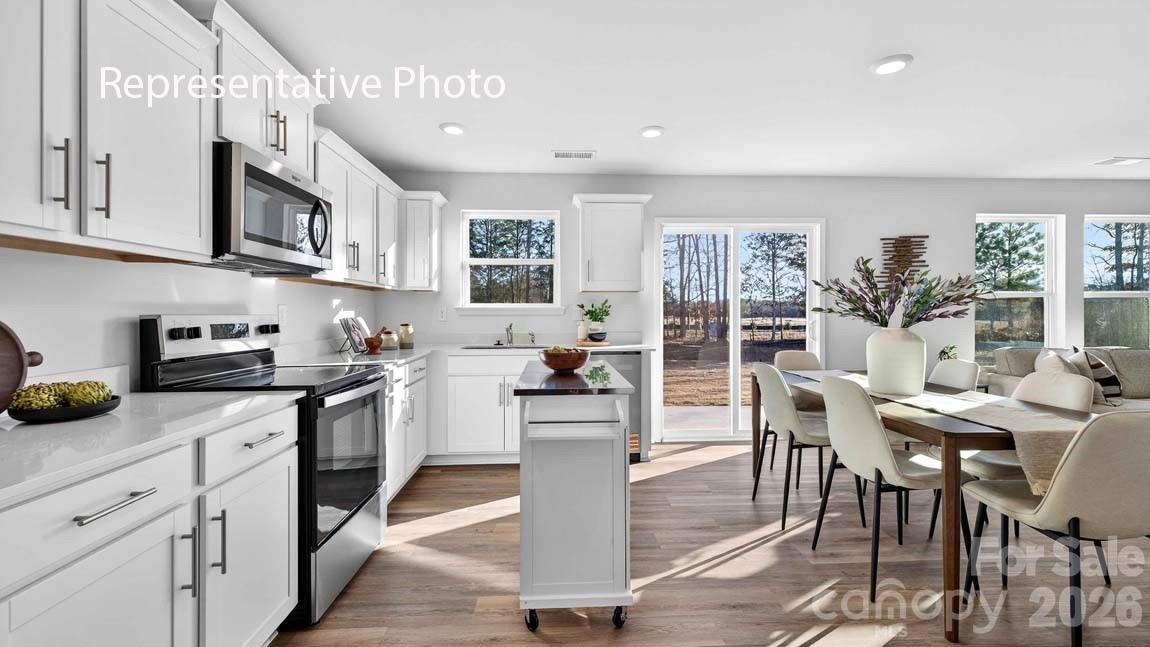 2121 10th Street SE — Hickory