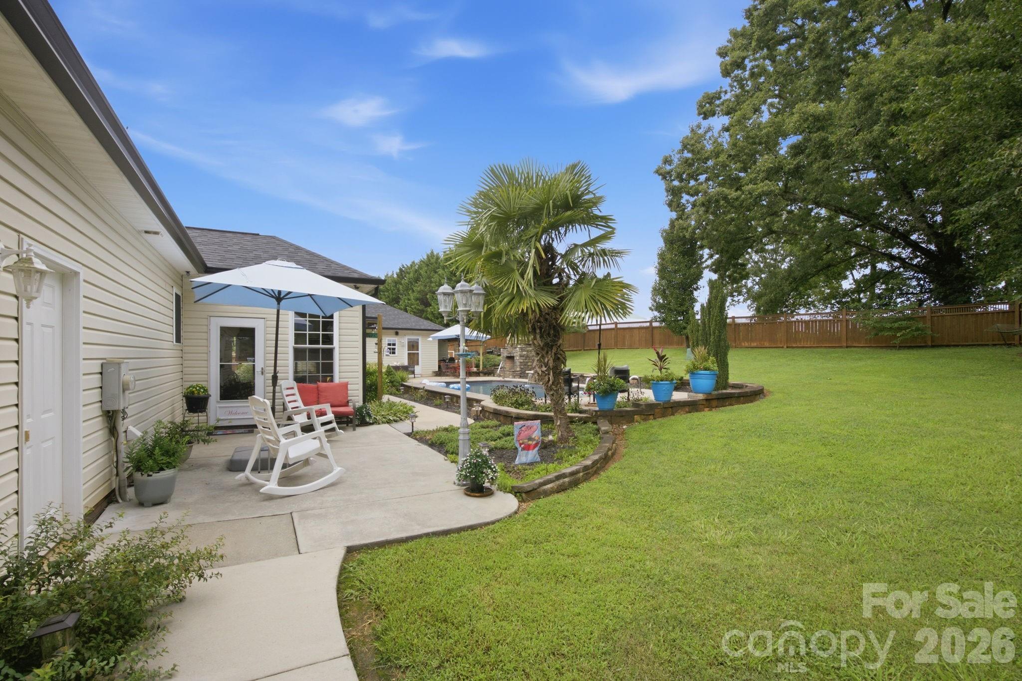 359 Huffstetler Lake Road — Dallas