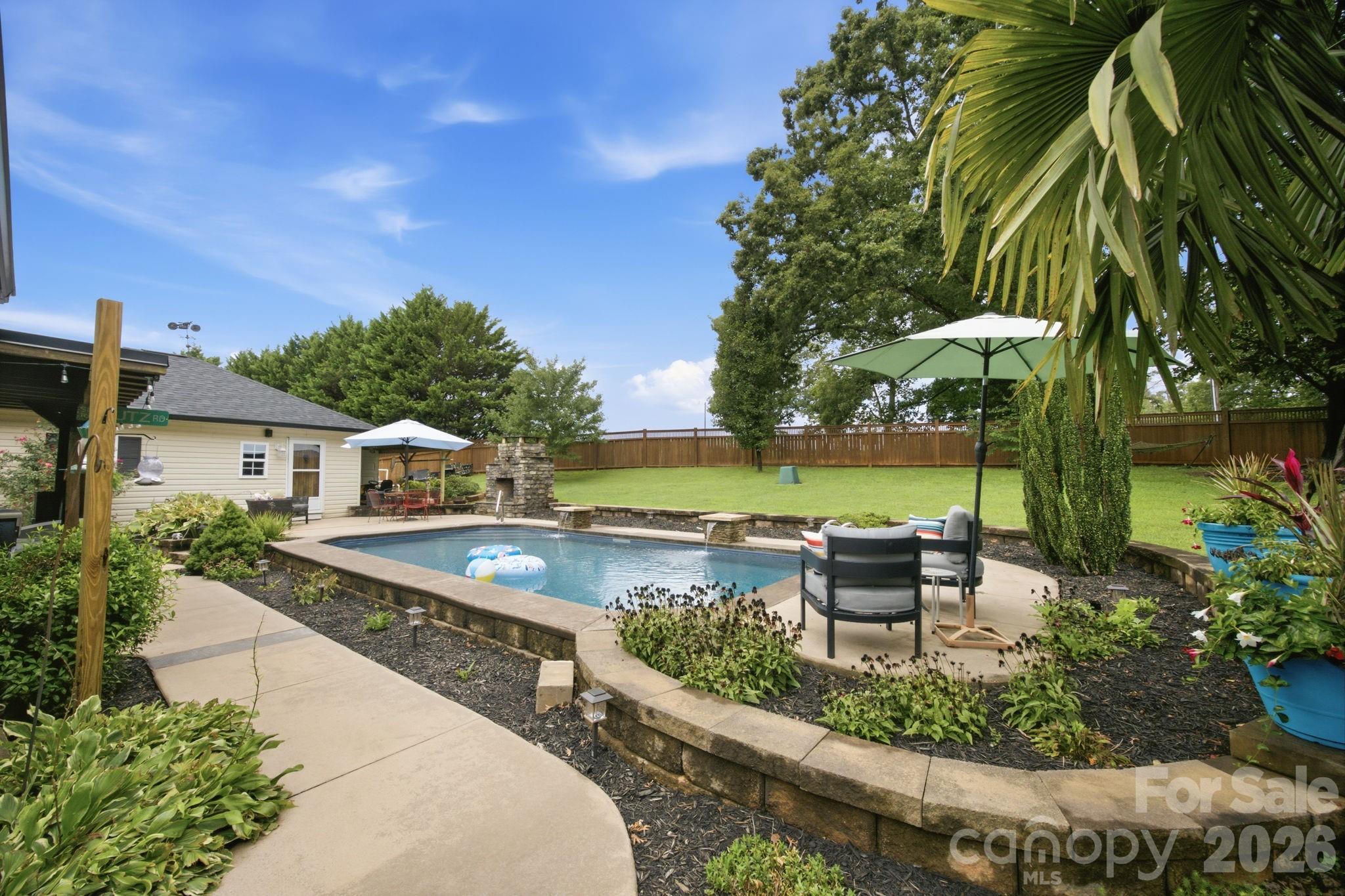 359 Huffstetler Lake Road — Dallas