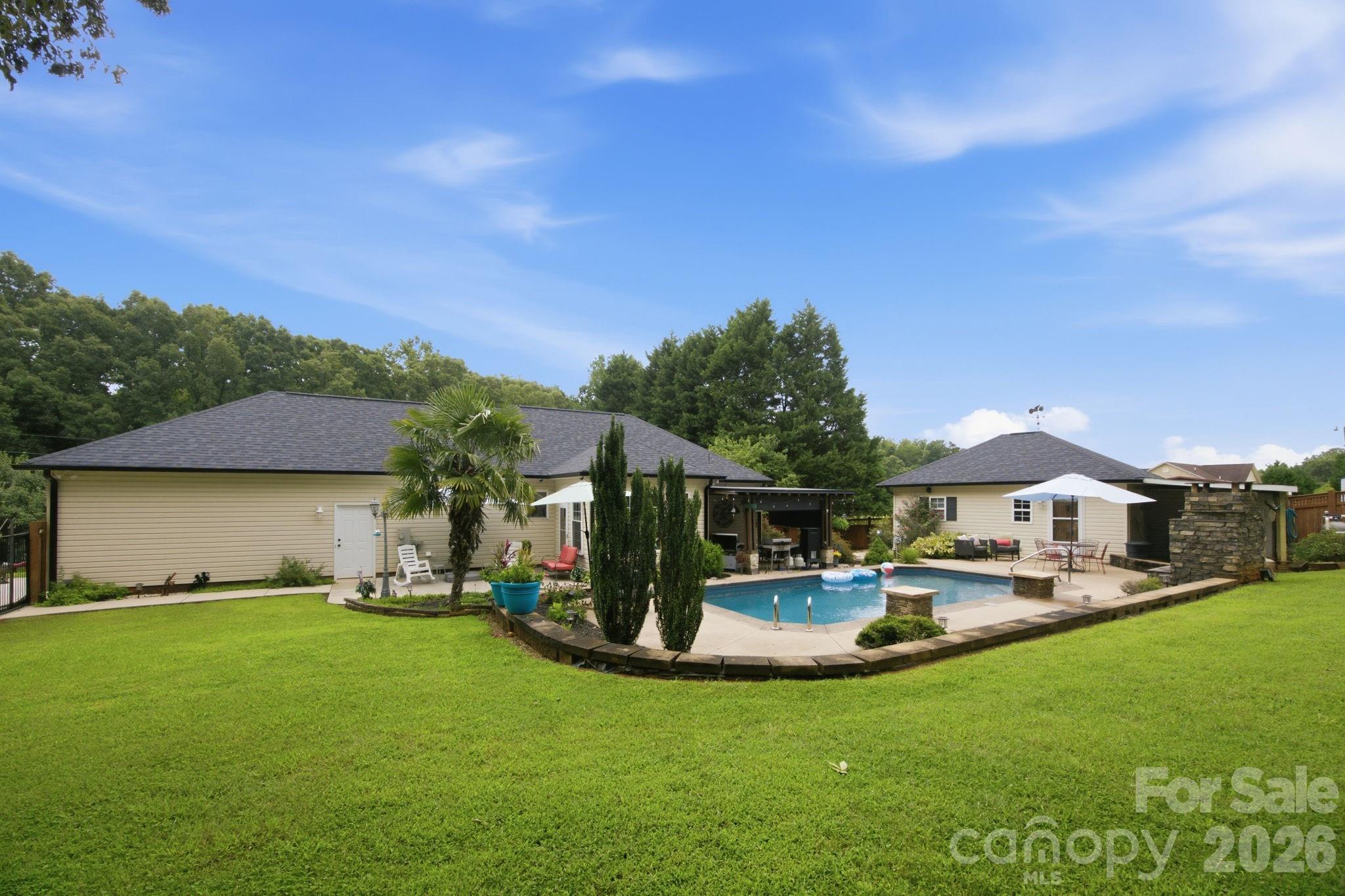 359 Huffstetler Lake Road — Dallas