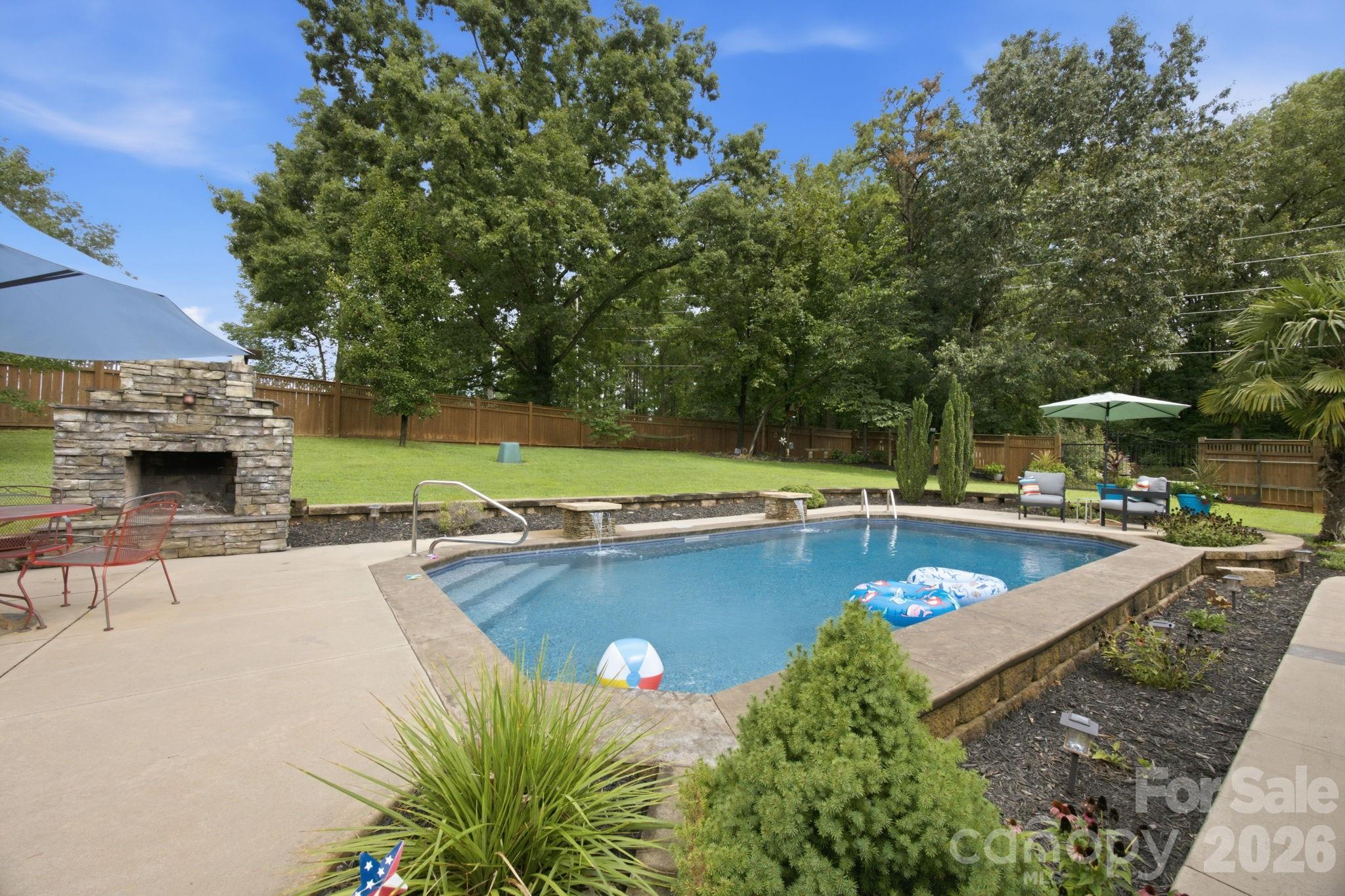 359 Huffstetler Lake Road — Dallas