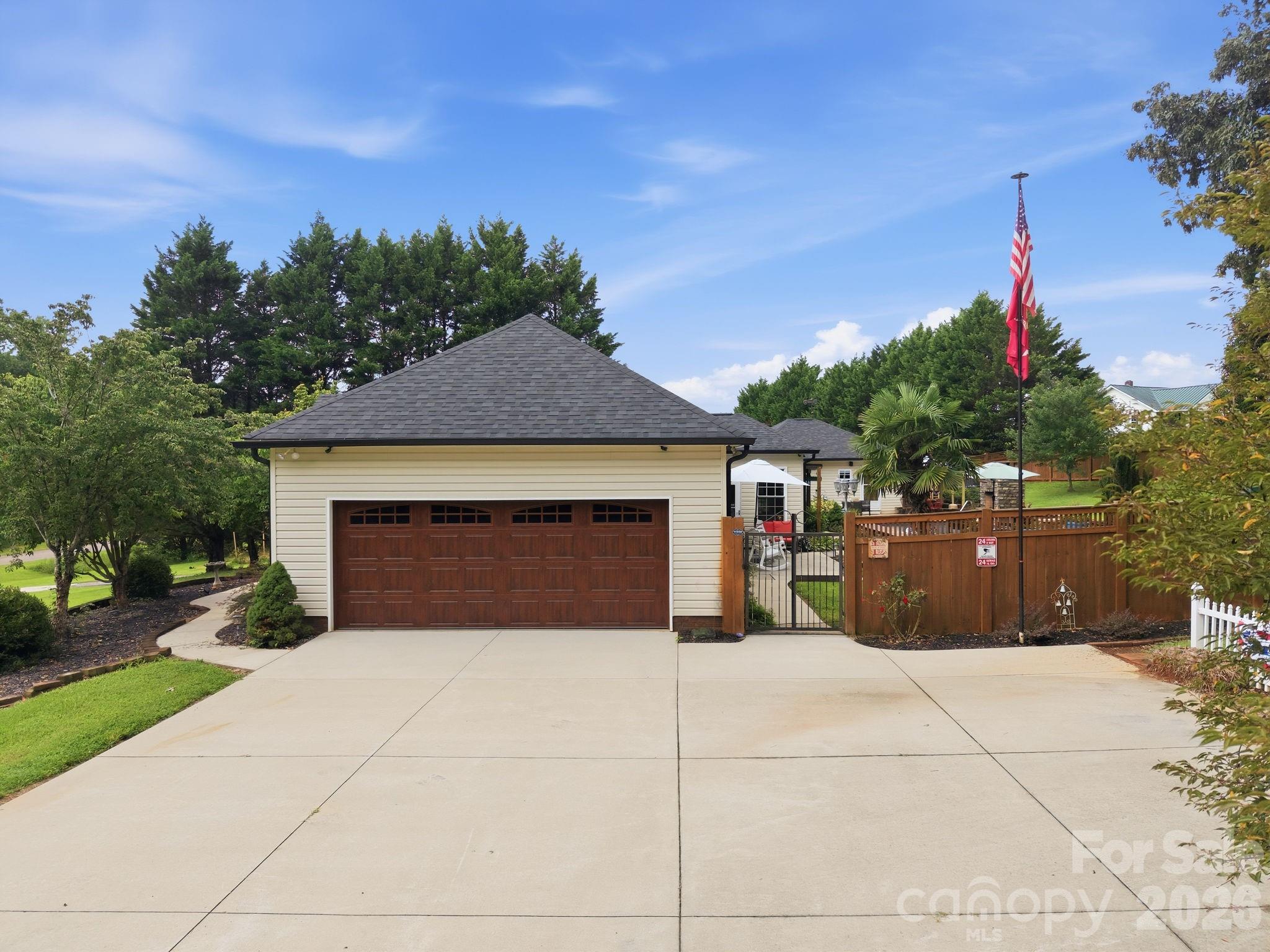 359 Huffstetler Lake Road — Dallas