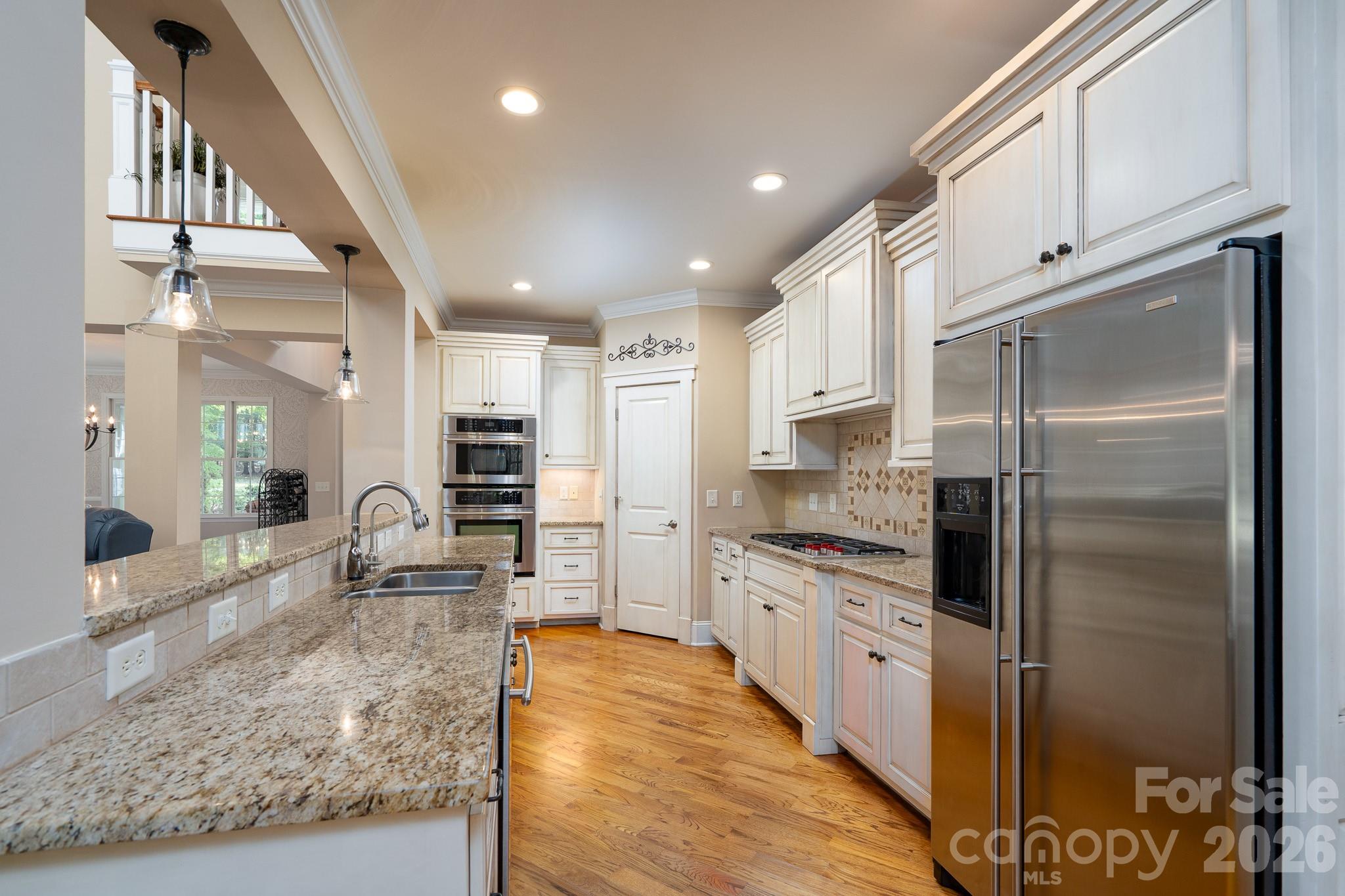 347 Millingport Lane — New London
