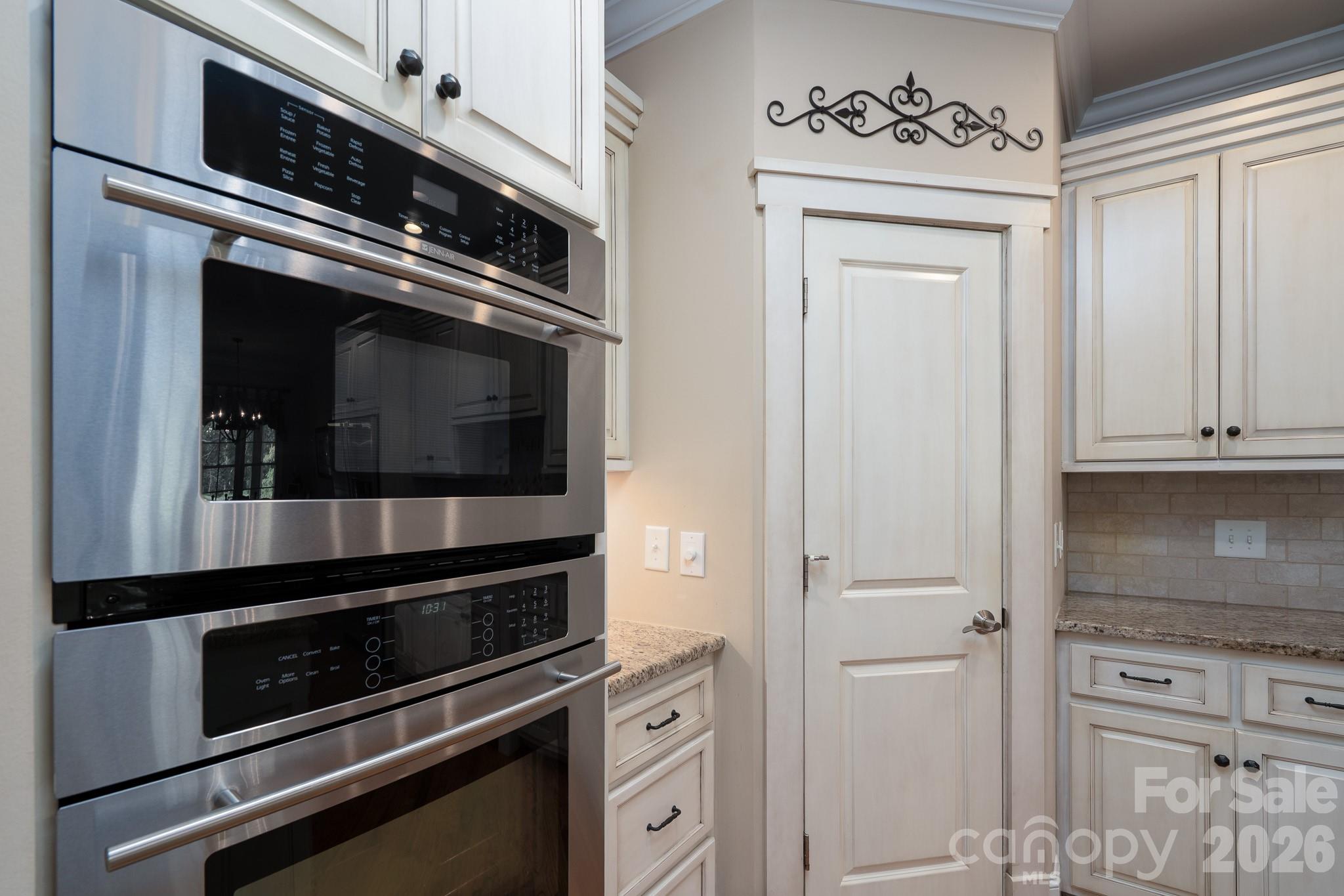347 Millingport Lane — New London