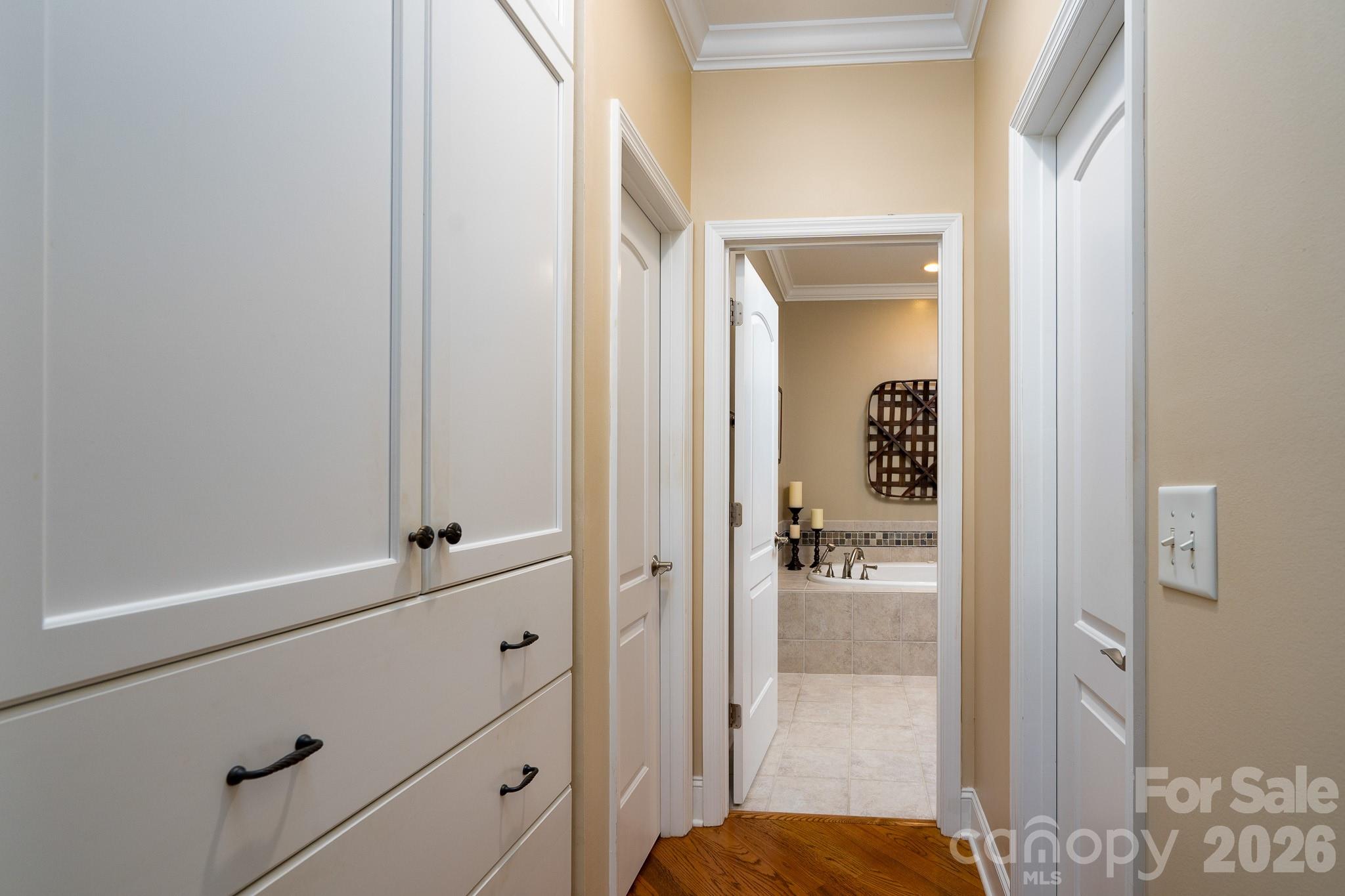 347 Millingport Lane — New London