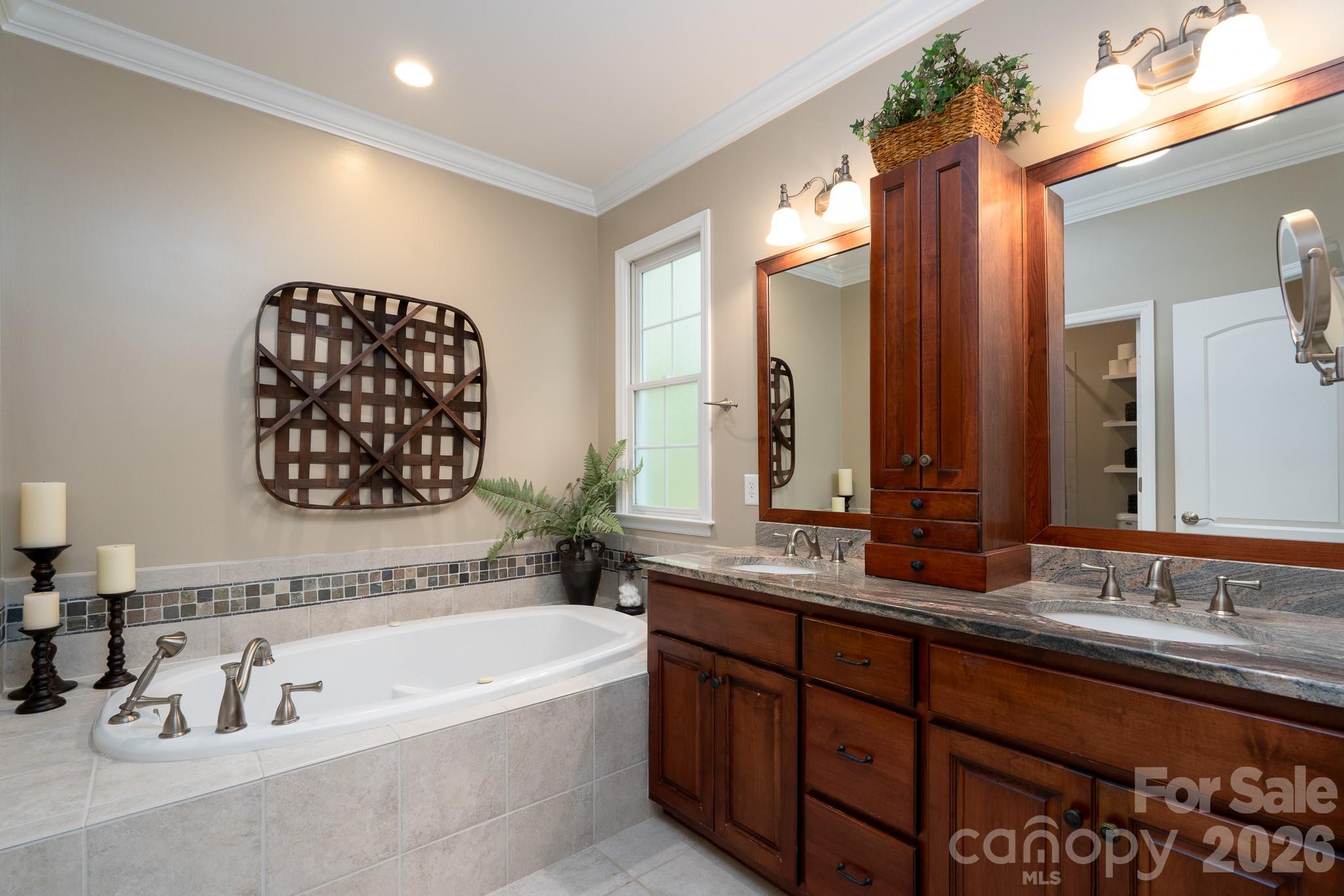 347 Millingport Lane — New London