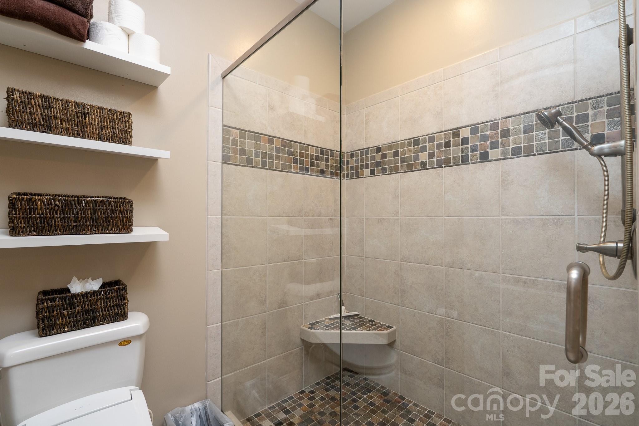 347 Millingport Lane — New London