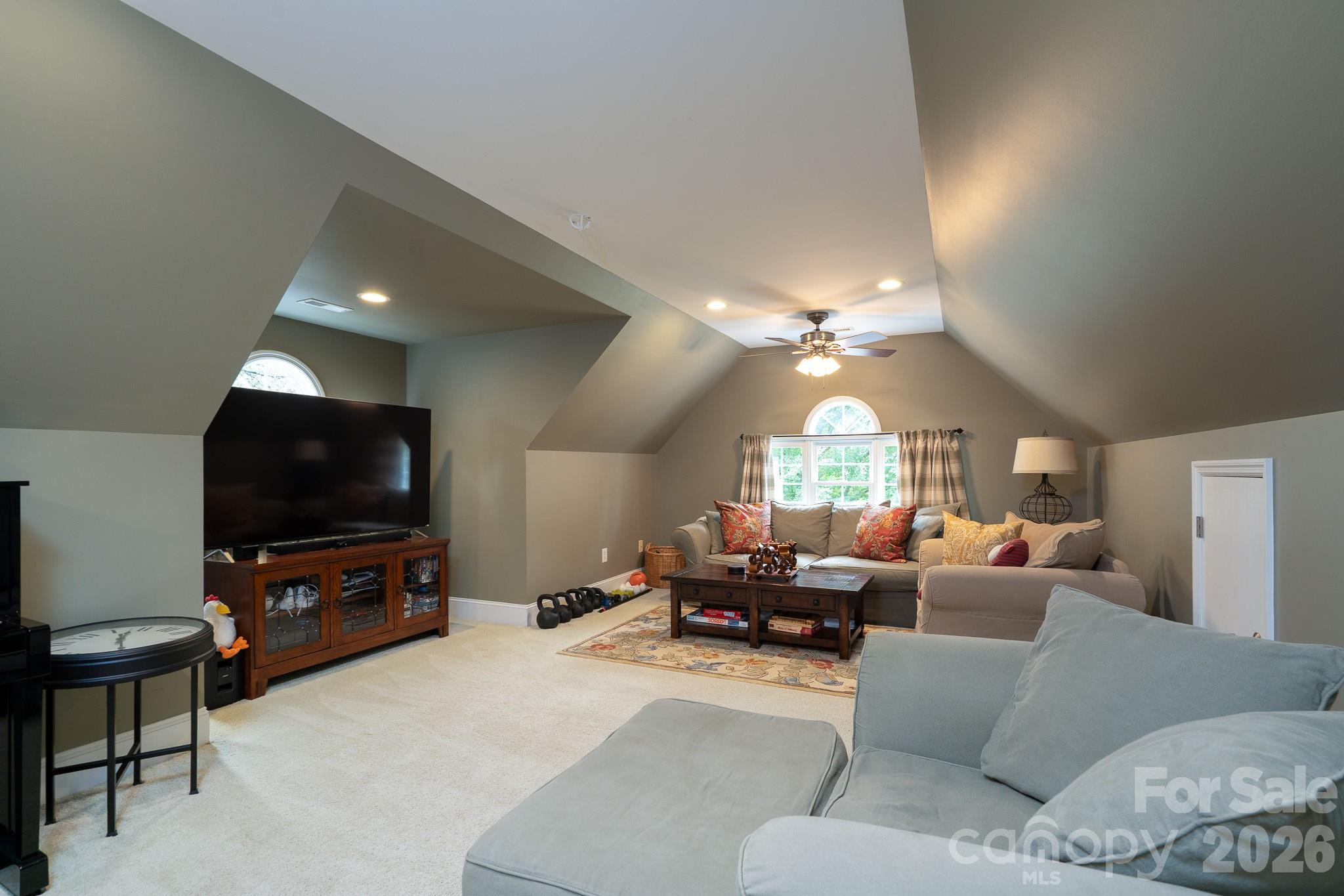 347 Millingport Lane — New London