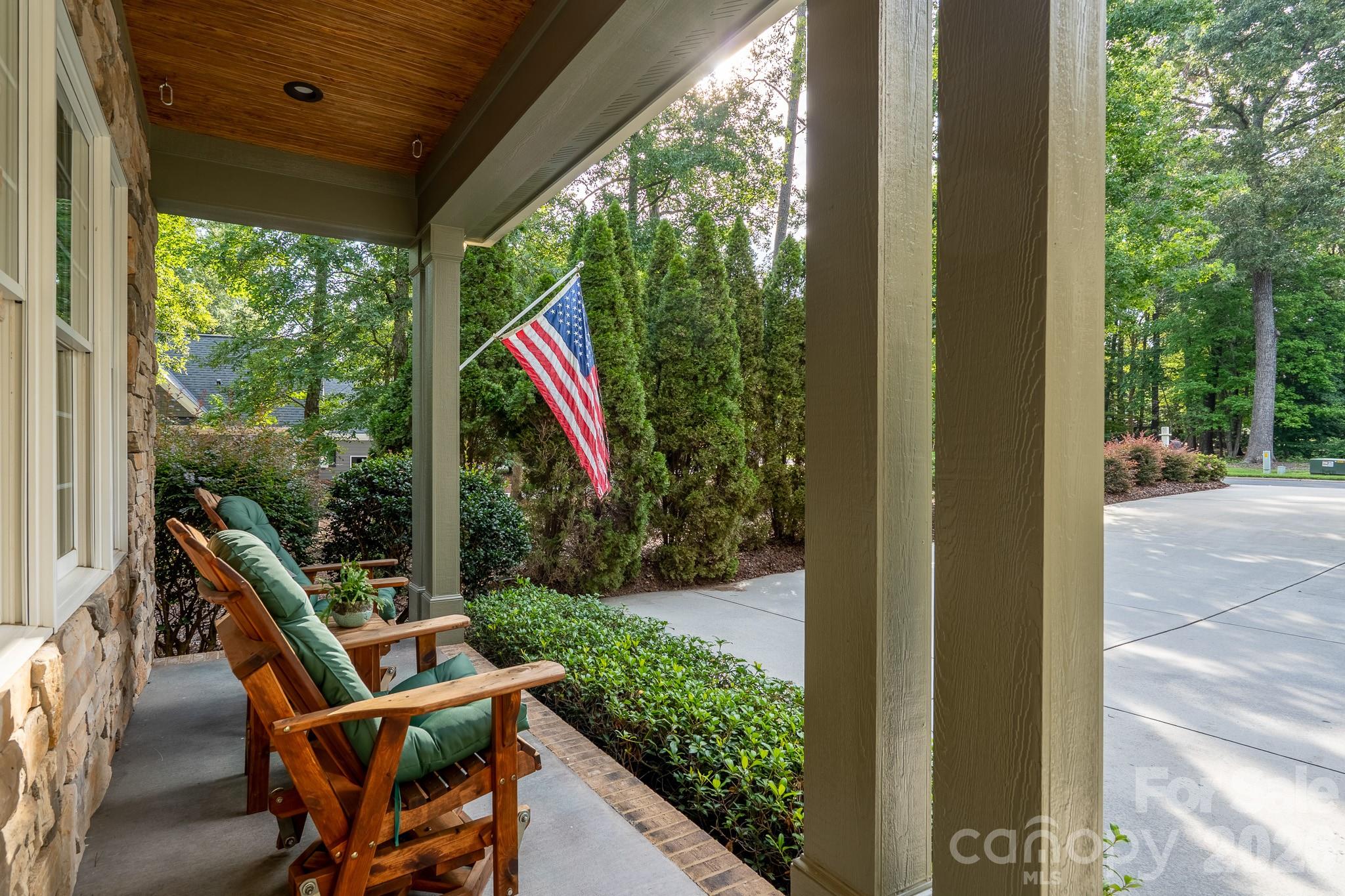 347 Millingport Lane — New London
