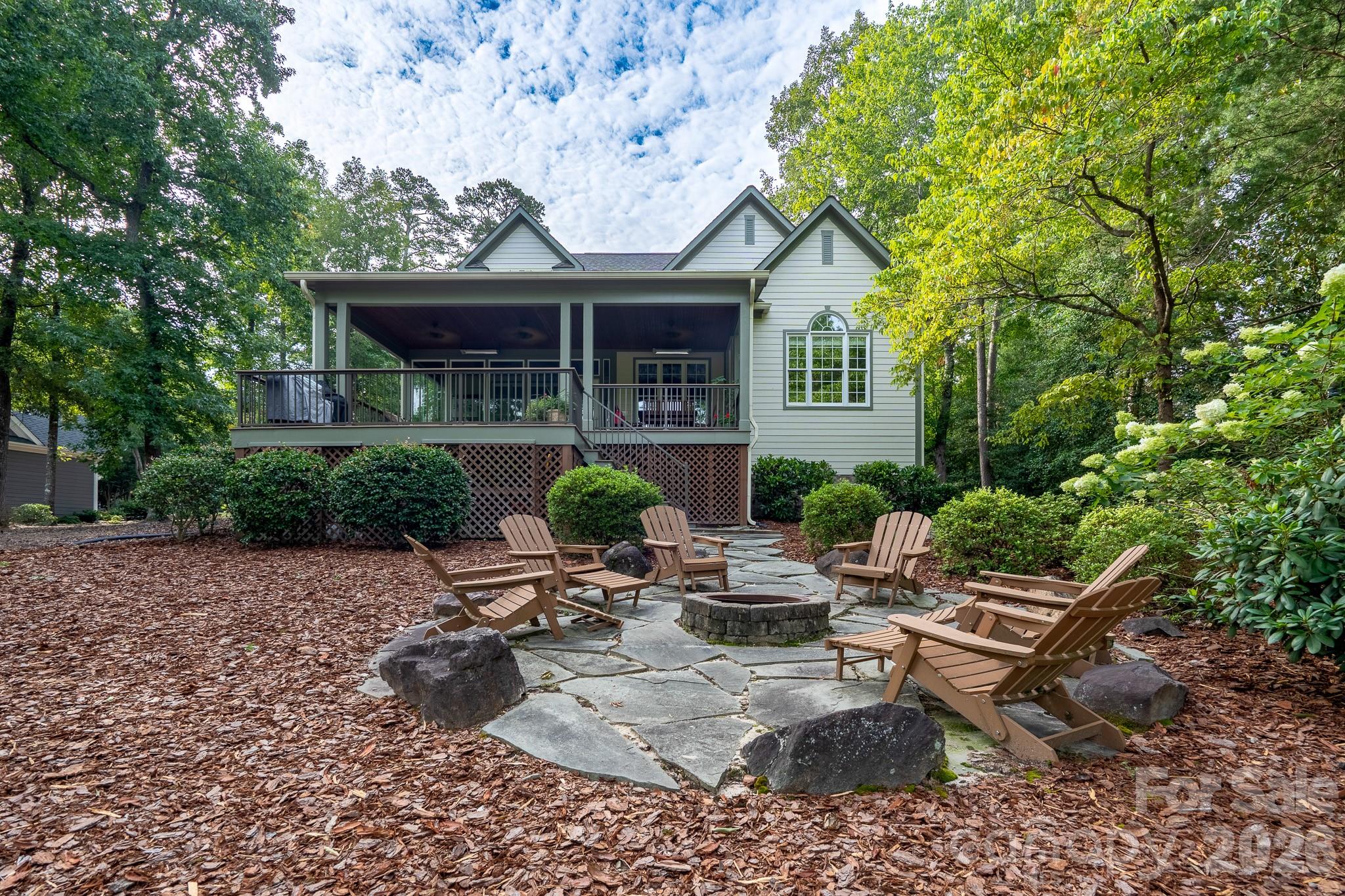 347 Millingport Lane — New London