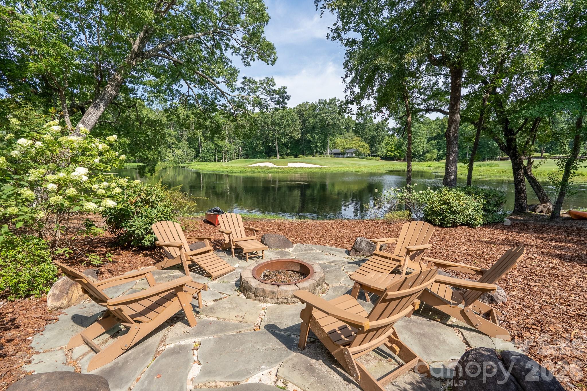 347 Millingport Lane — New London