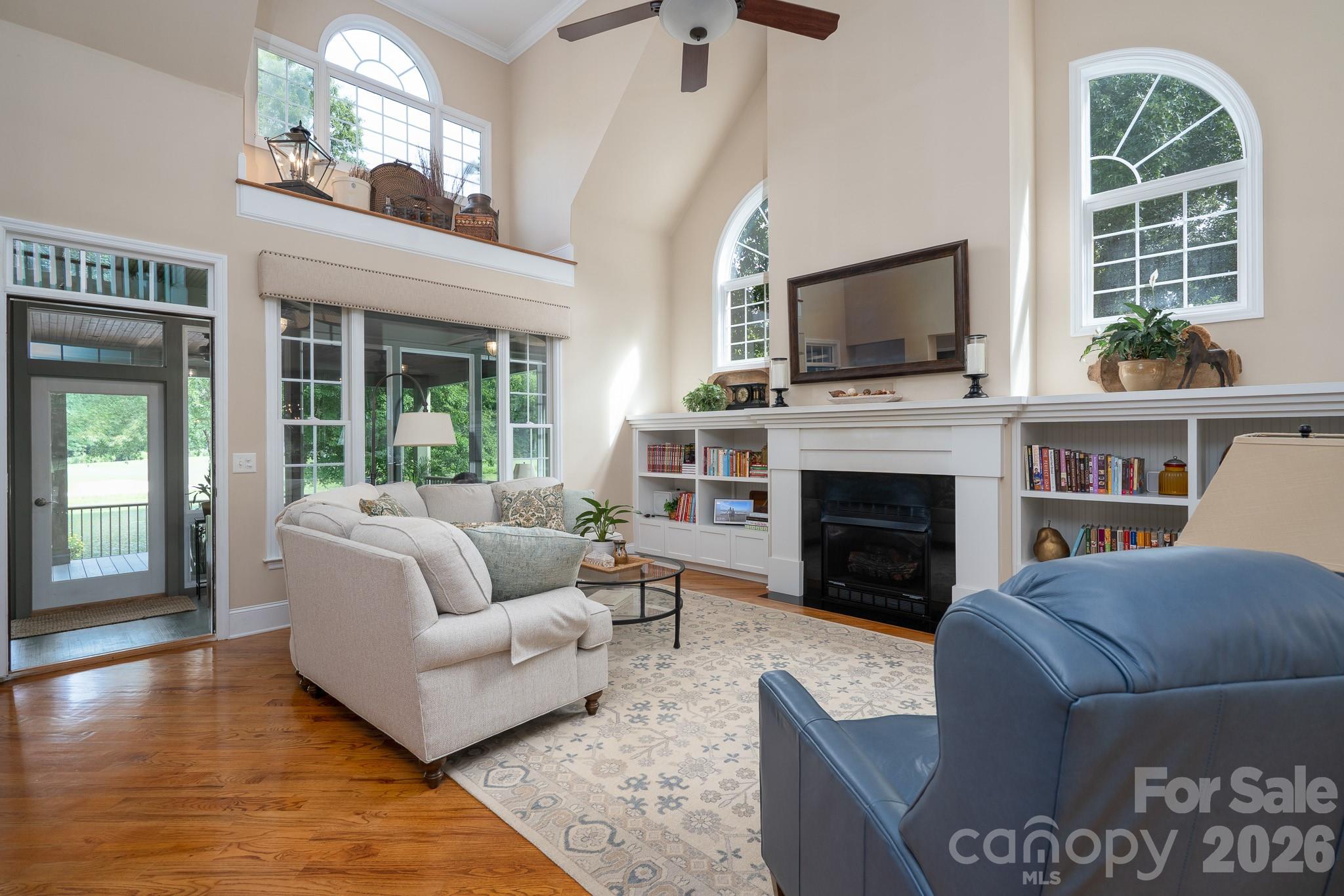 347 Millingport Lane — New London