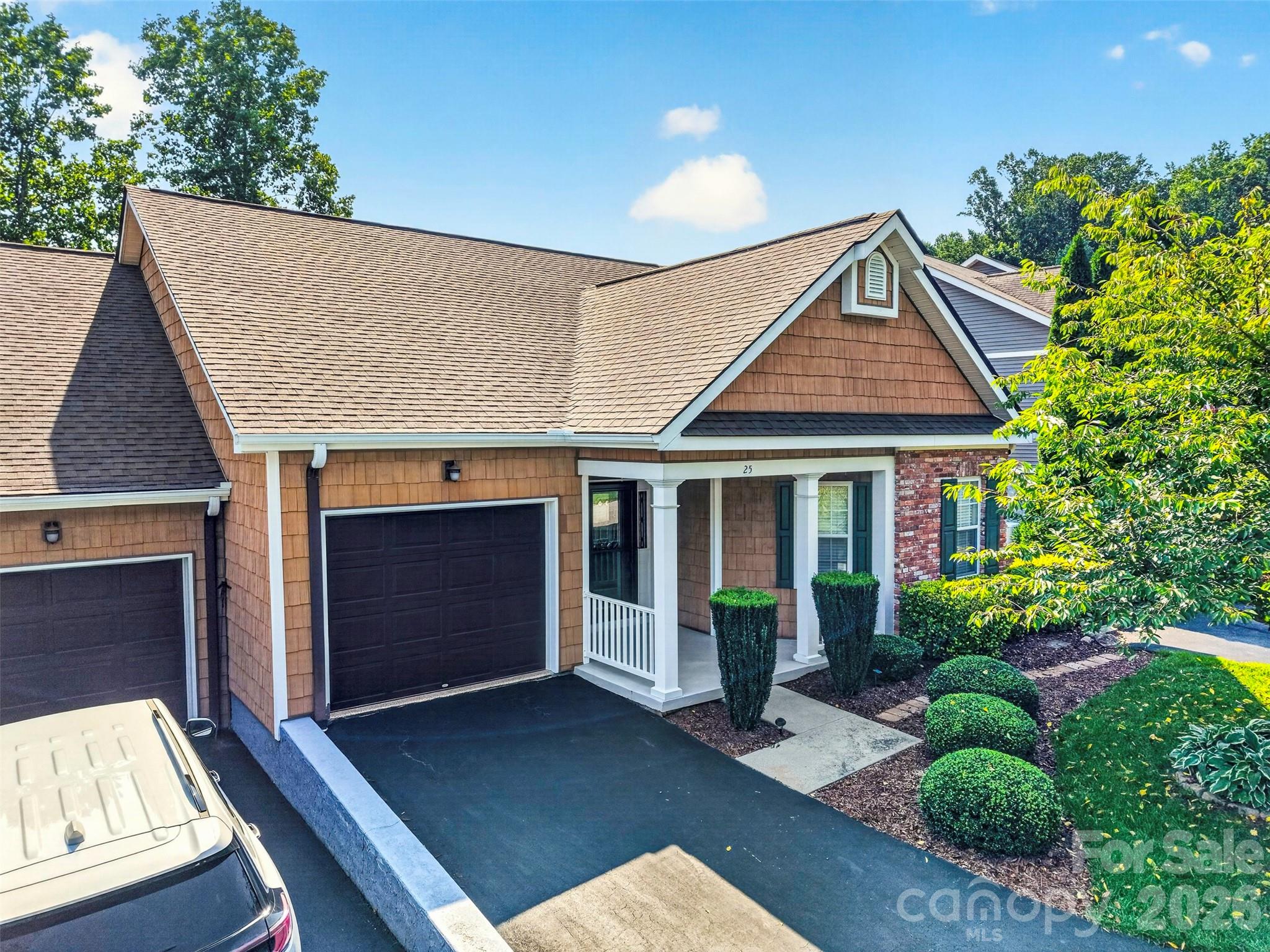 25 Old Pasture Way — Laurel Park