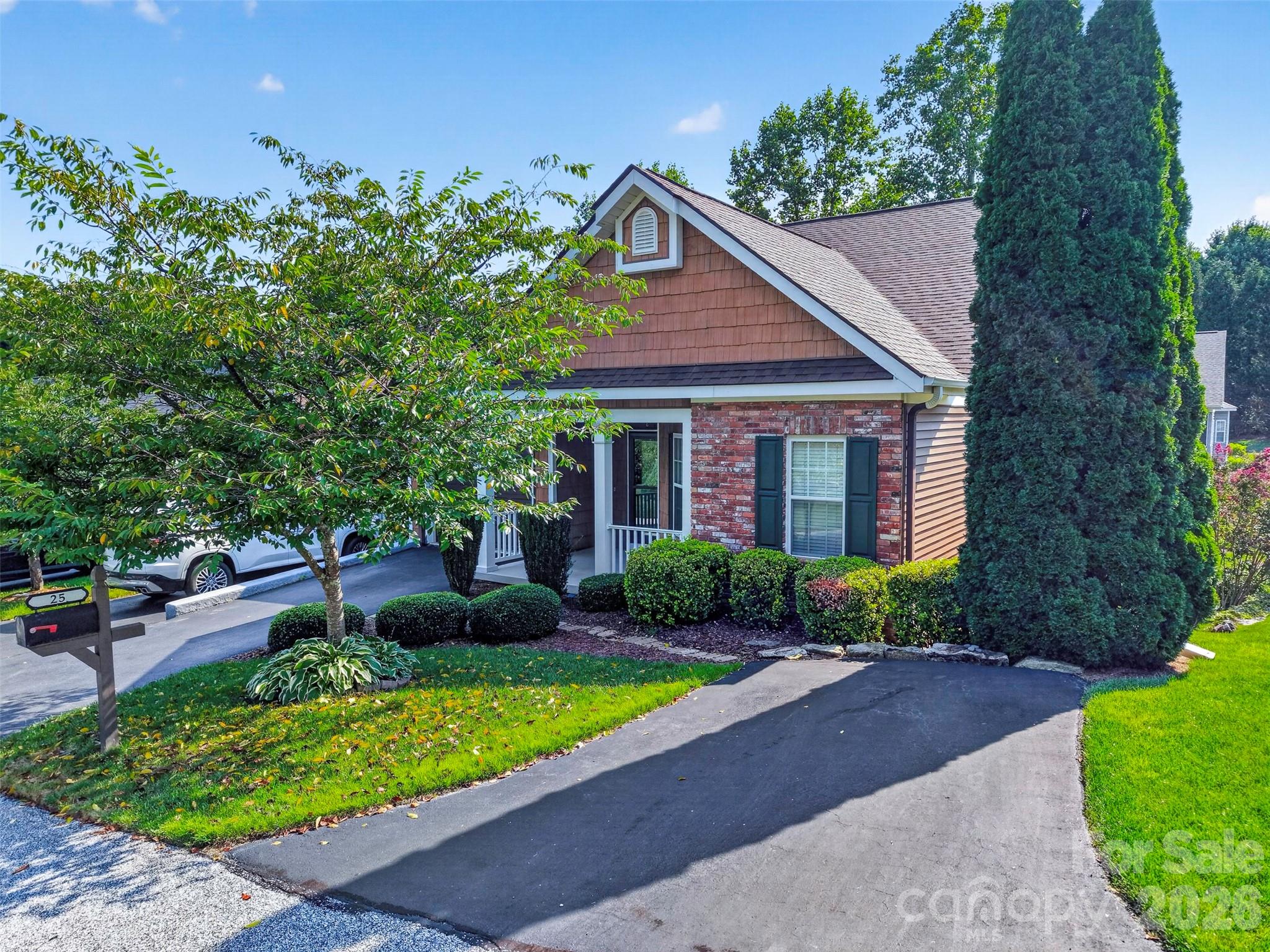 25 Old Pasture Way — Laurel Park
