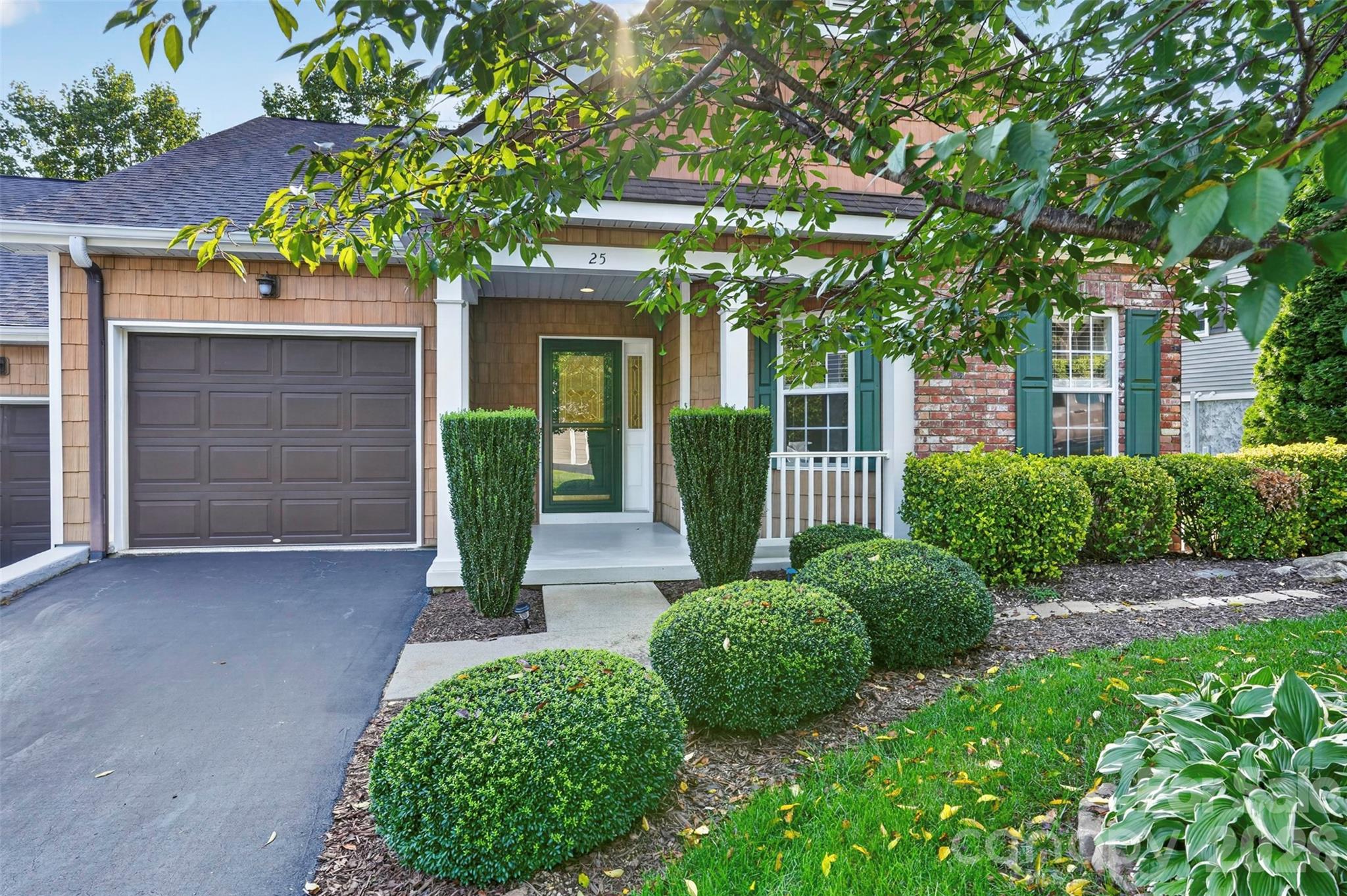 25 Old Pasture Way — Laurel Park