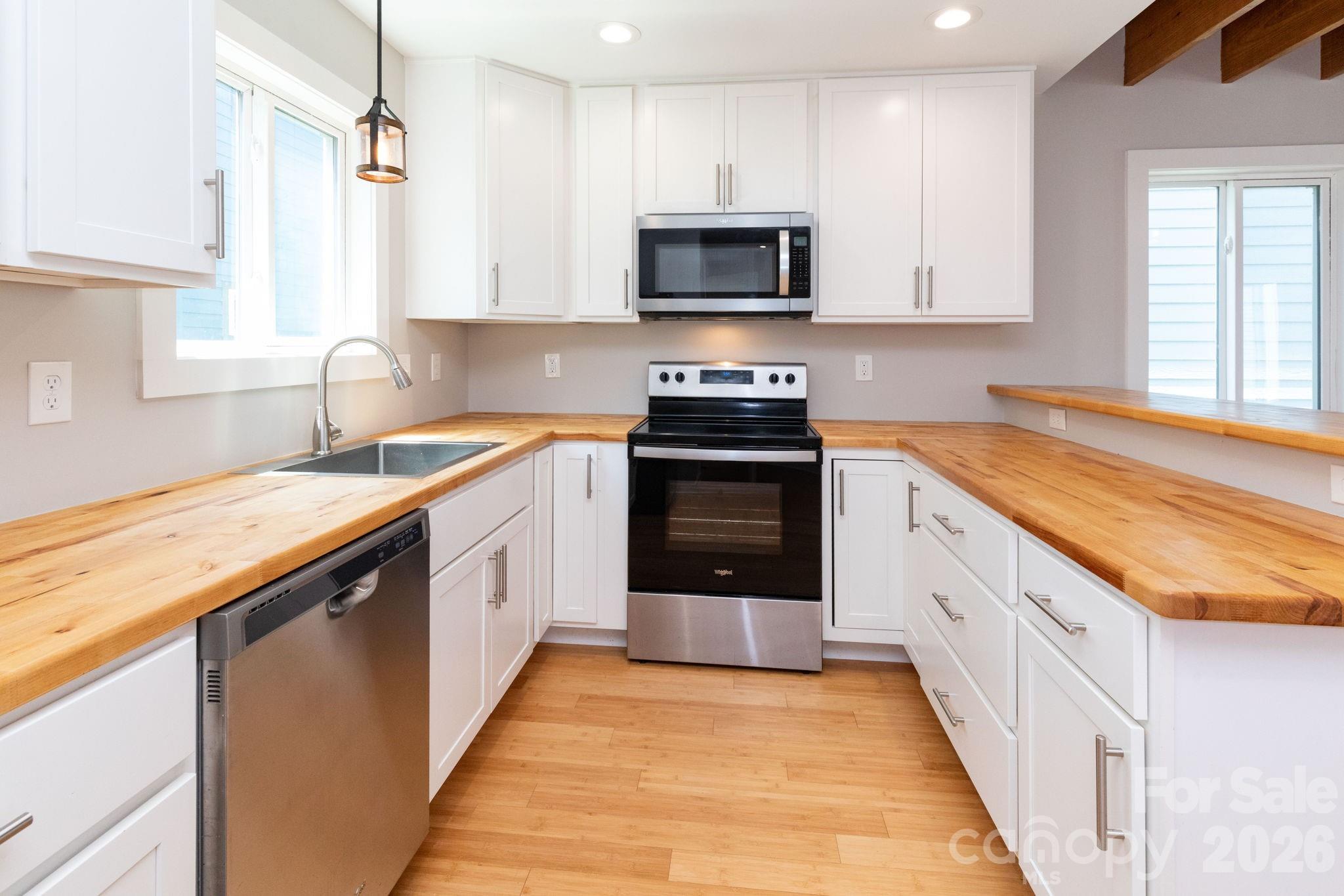 56 W Cascade Street — Asheville