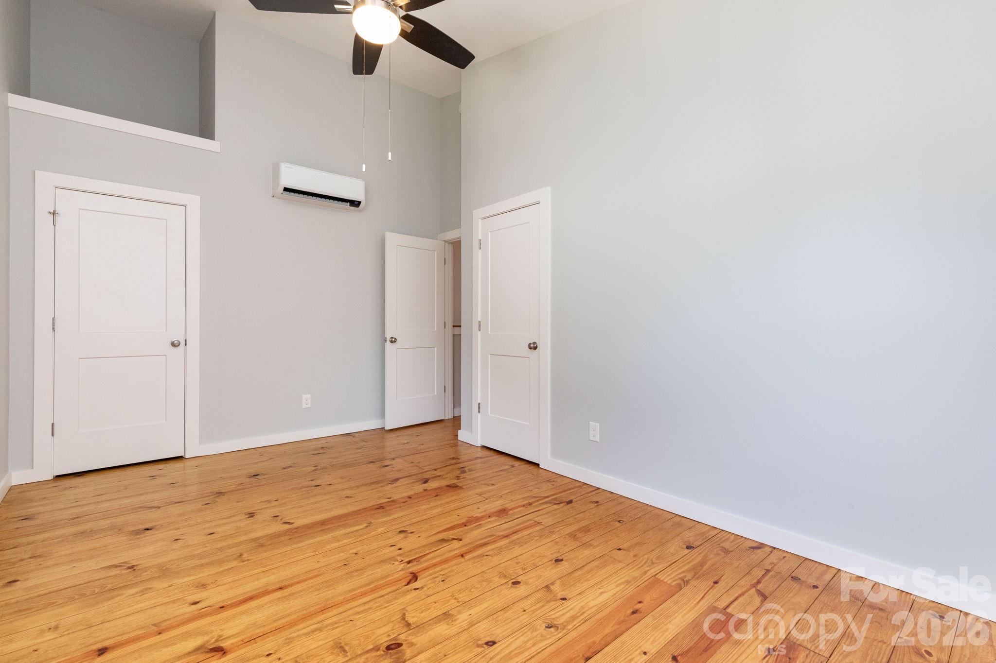 56 W Cascade Street — Asheville