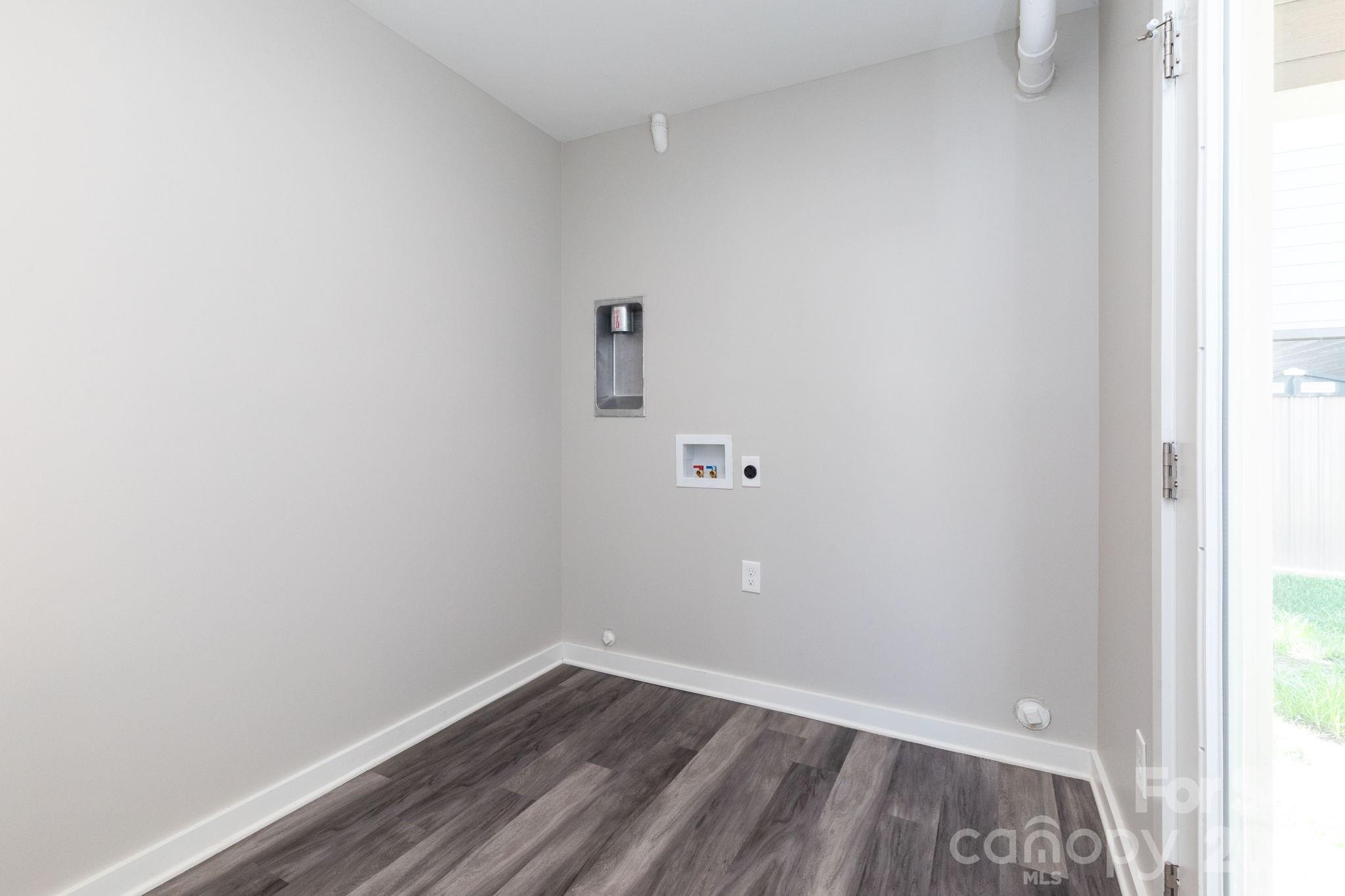 56 W Cascade Street — Asheville