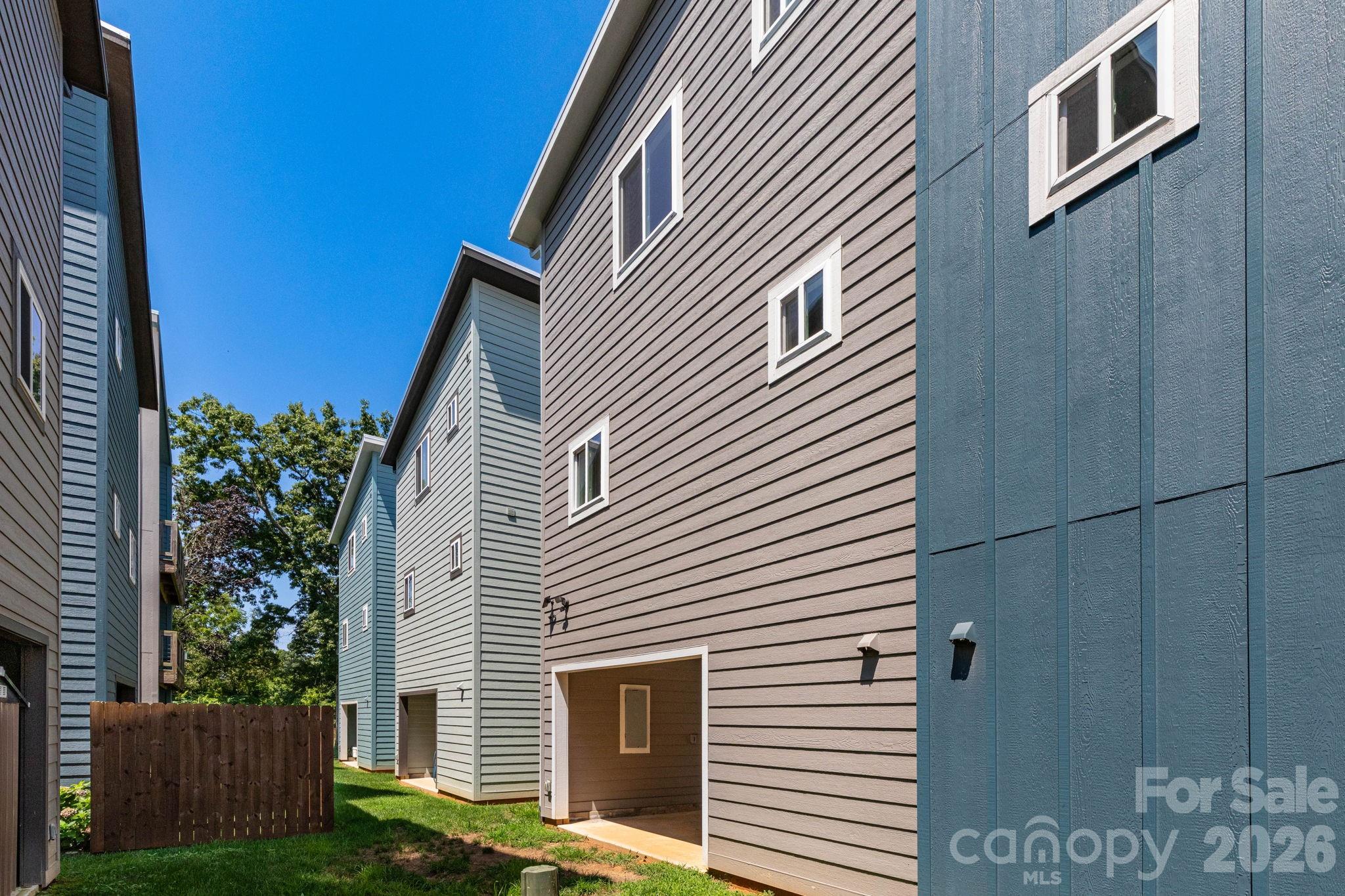 56 W Cascade Street — Asheville