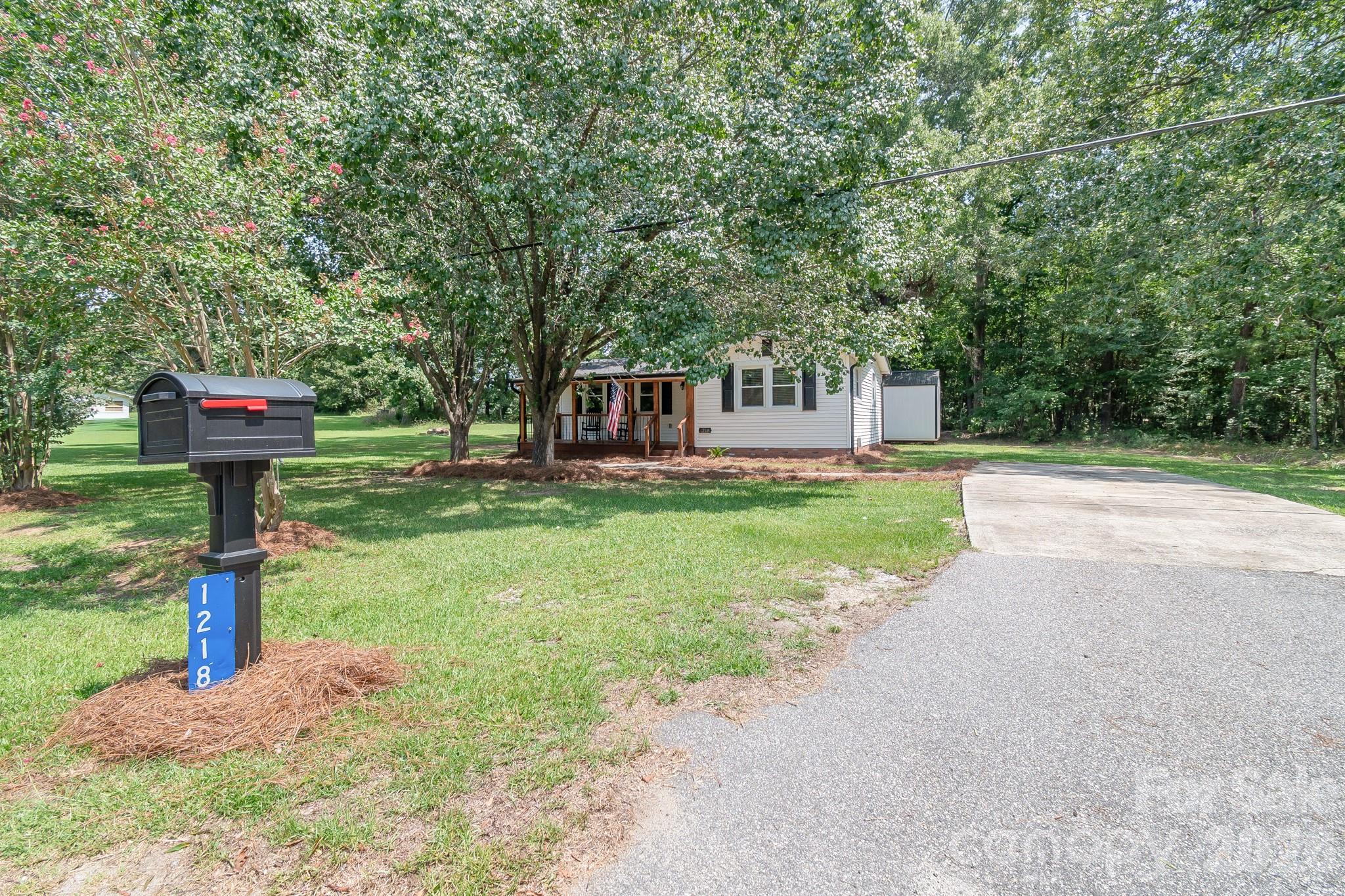 1218 Hammond Carnes Road — Lancaster