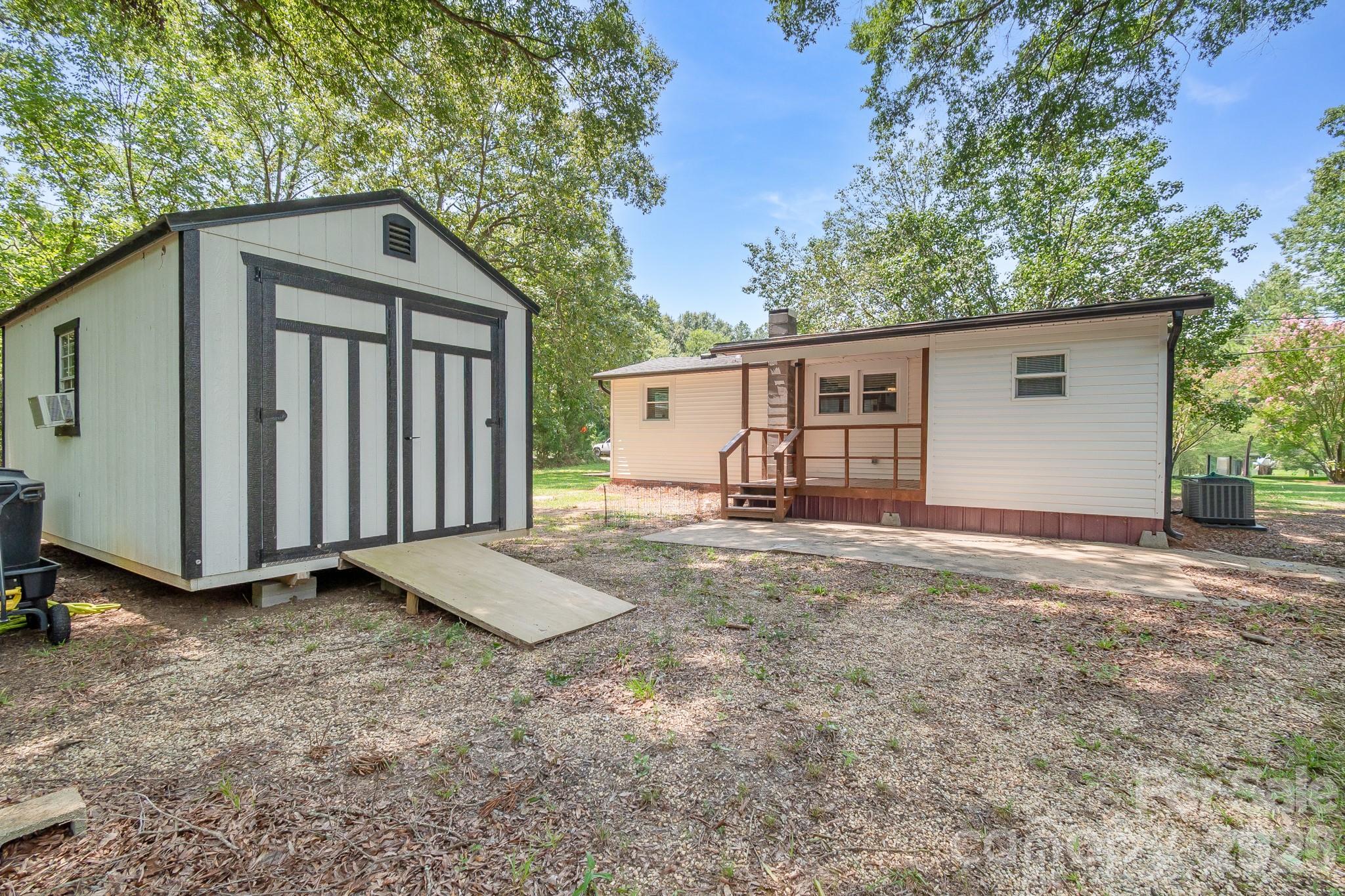 1218 Hammond Carnes Road — Lancaster