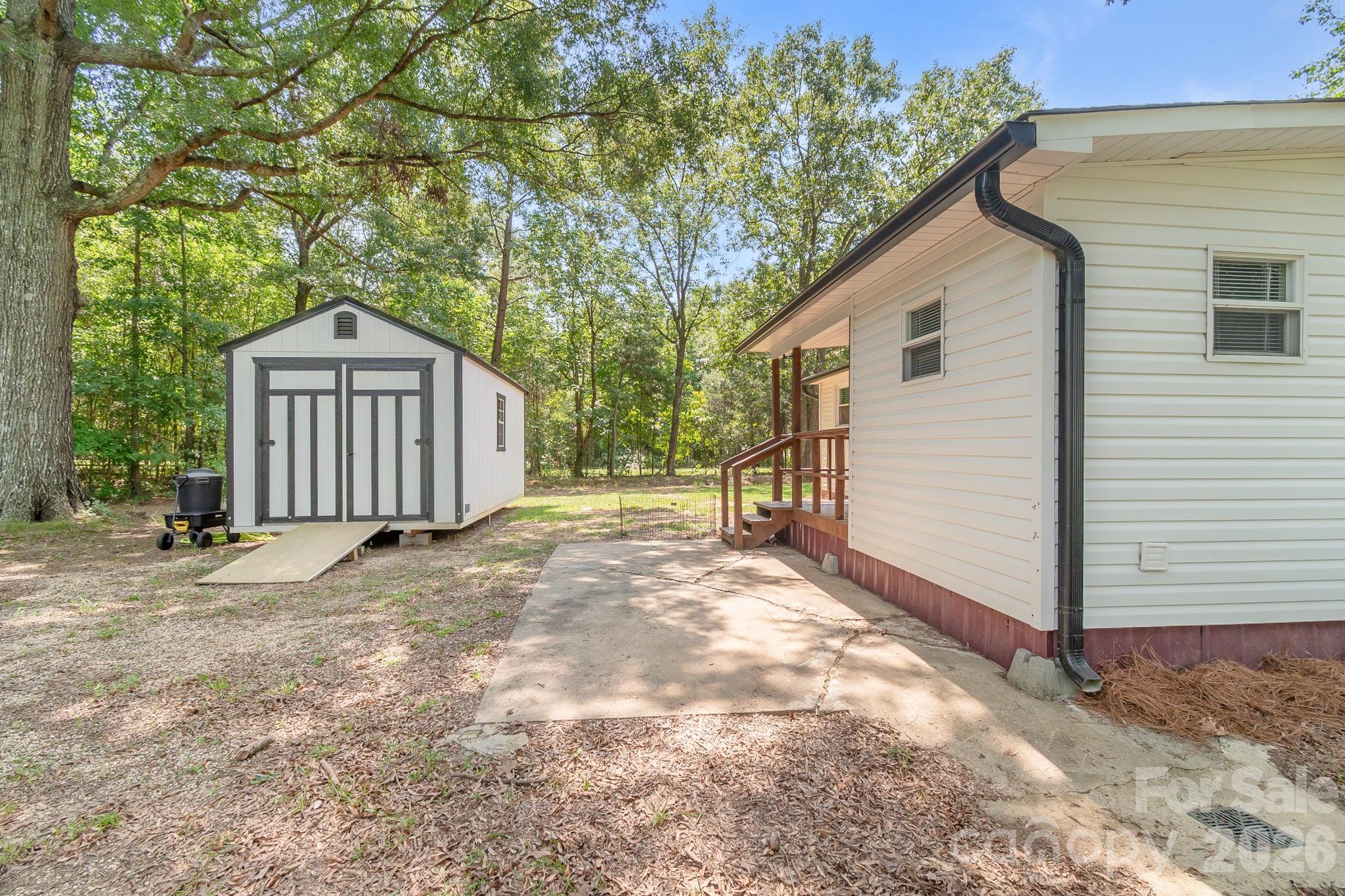 1218 Hammond Carnes Road — Lancaster