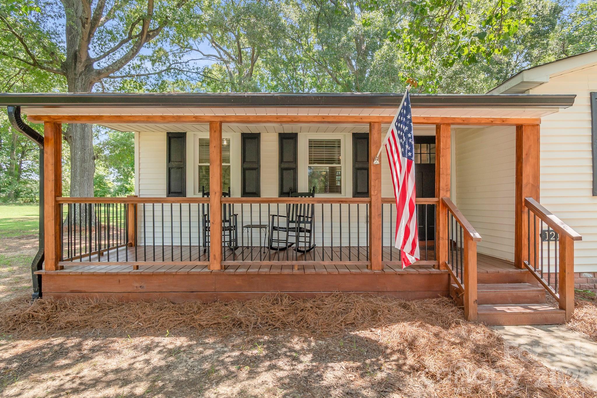 1218 Hammond Carnes Road — Lancaster