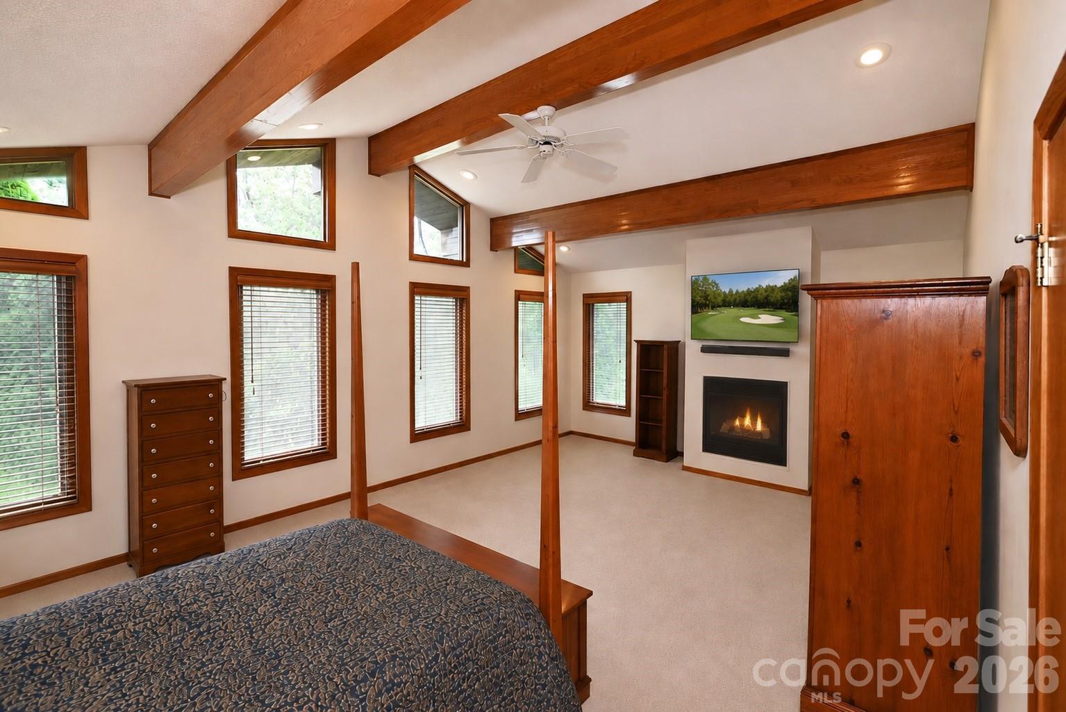 3711 Blendwood Lane NE — Hickory